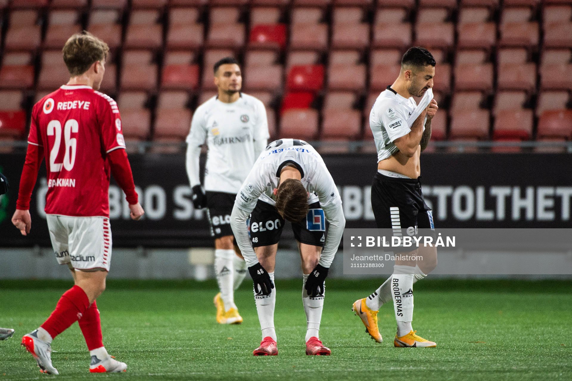Örebros Noel Milleskog och Jiloan Mohamed Hamad deppar