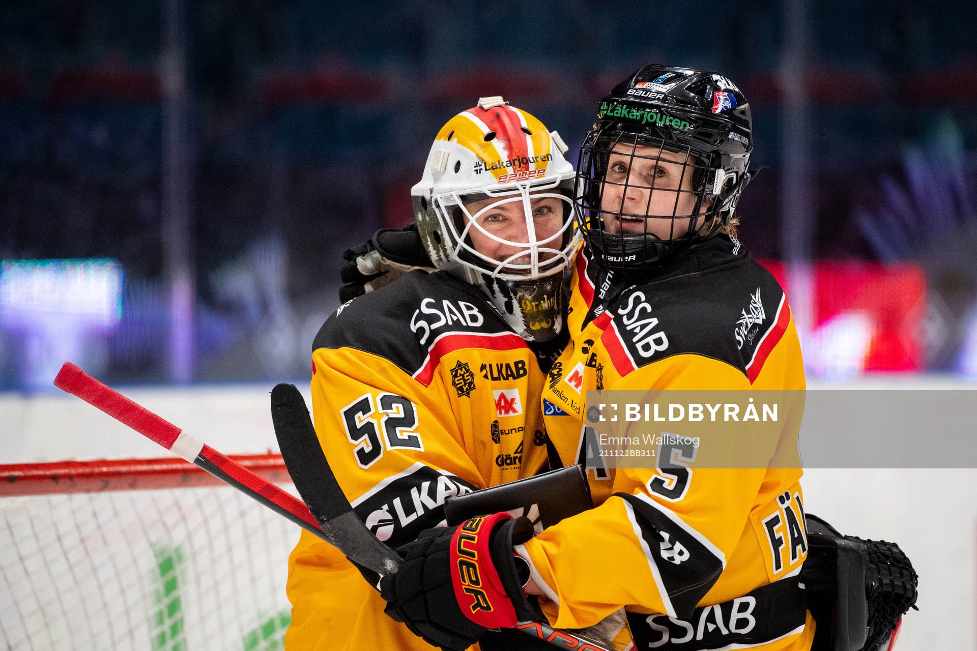 Luleås Sara Grahn och Johanna Fällman jublar