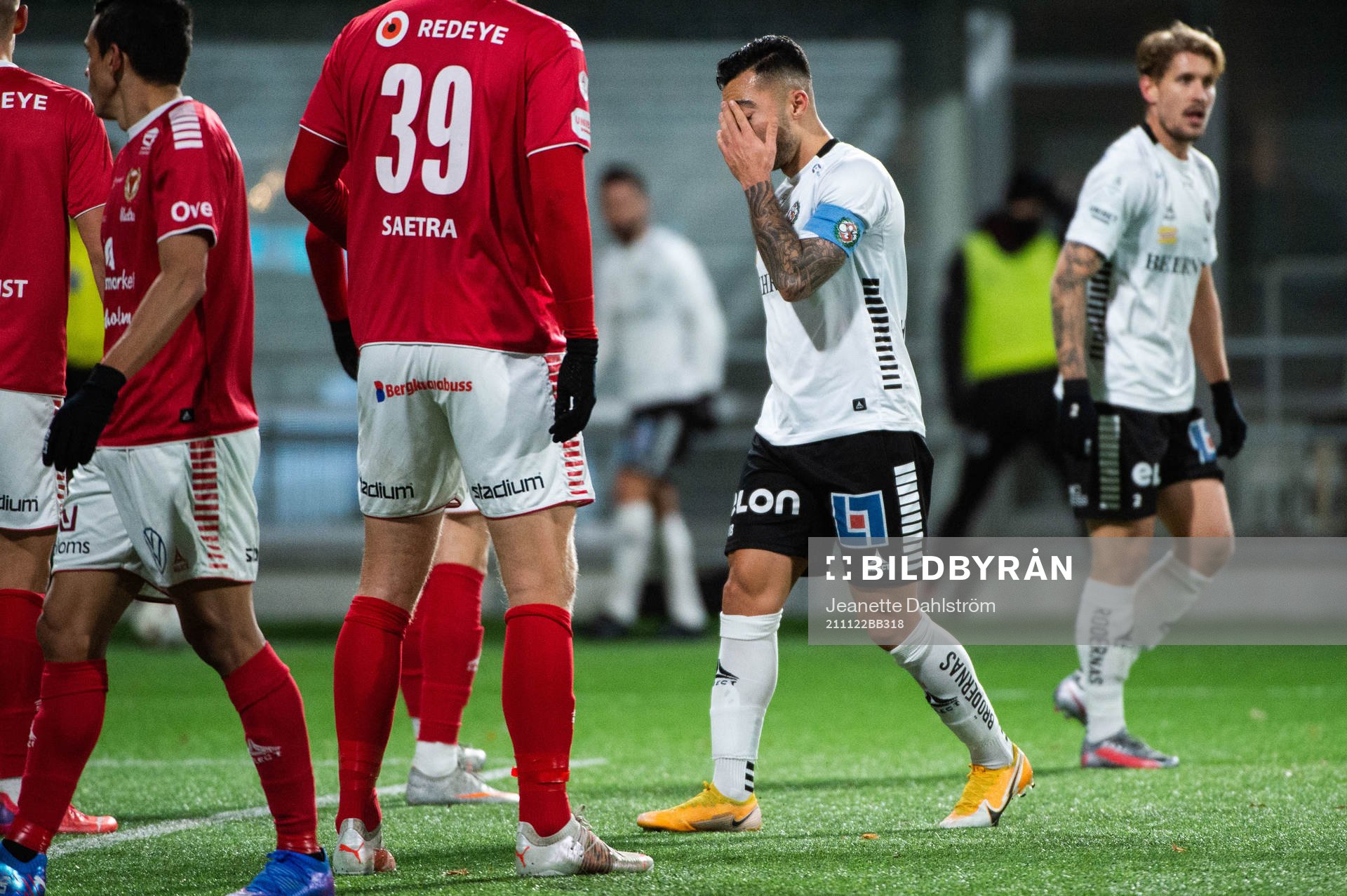 Örebros Jiloan Hamad depparunder fotbollsmatchen i
