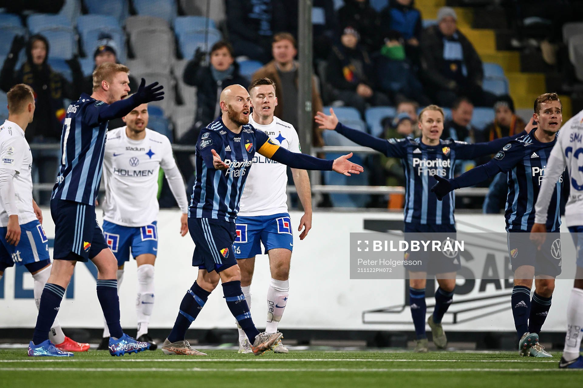 Djurgårdens Magnus Eriksson reagerar
