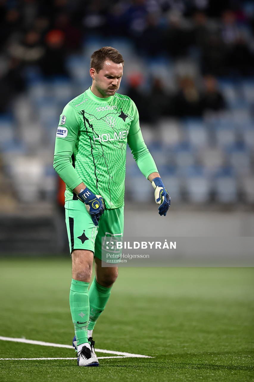 IFK Norrköpings målvakt Oscar Jansson har ont