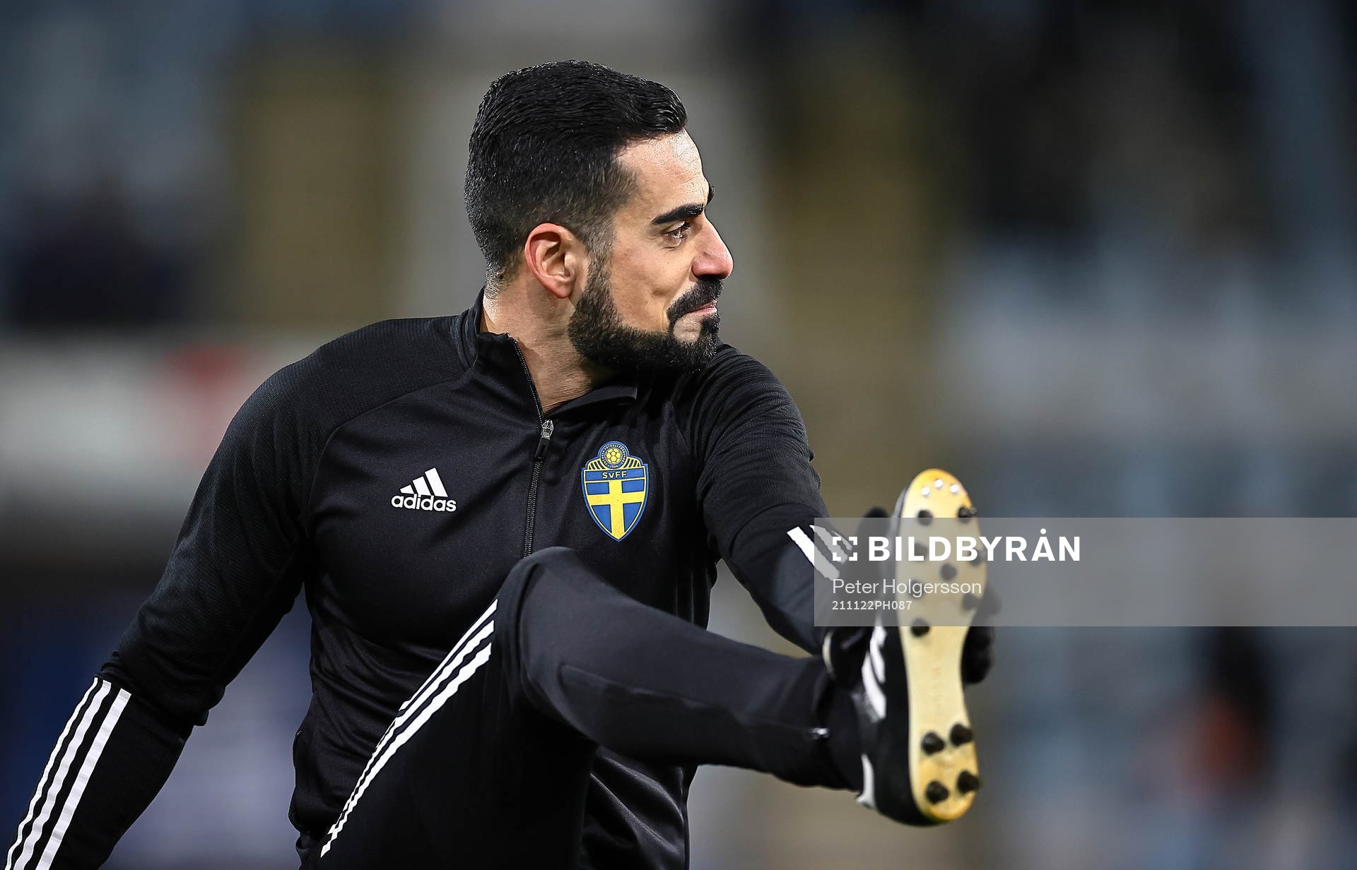 Domare Mohammed Al-Hakim värmer upp