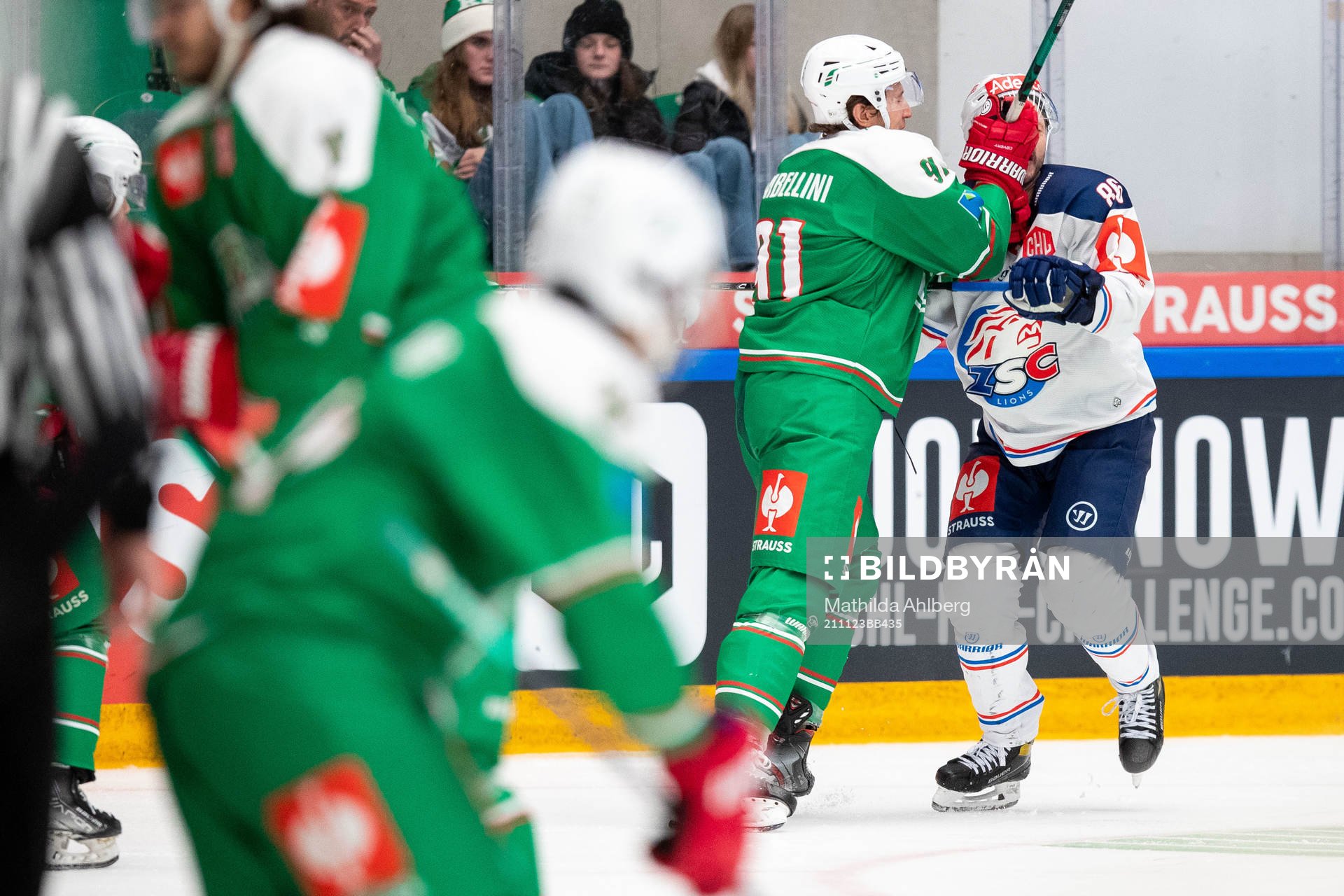 Mattias Sjögren of Rögle and Dario Trutmann of Zurich
