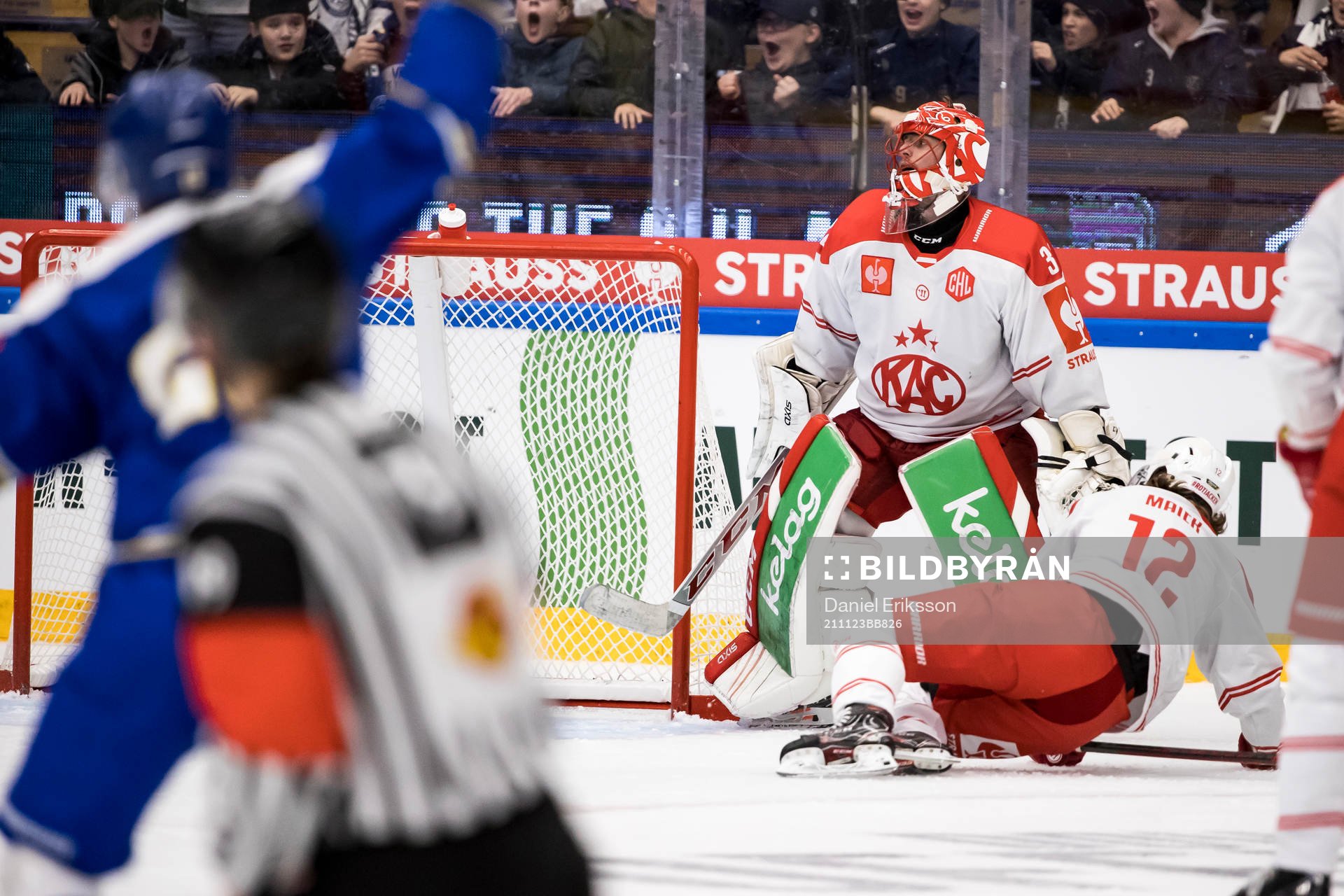 Klagenfurts goaltender Sebastian Dahm  looks dejected
