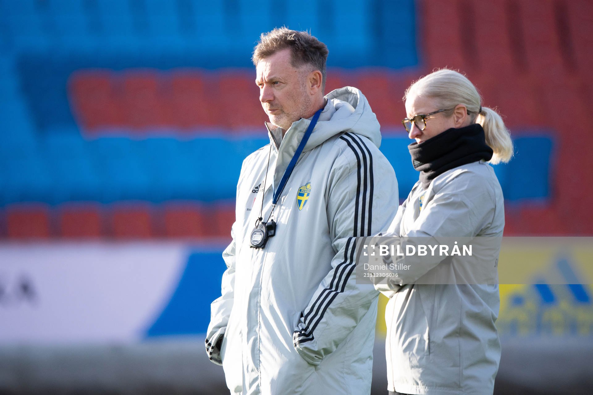 Peter Gerhardsson, head coach of Sweden, and Victoria