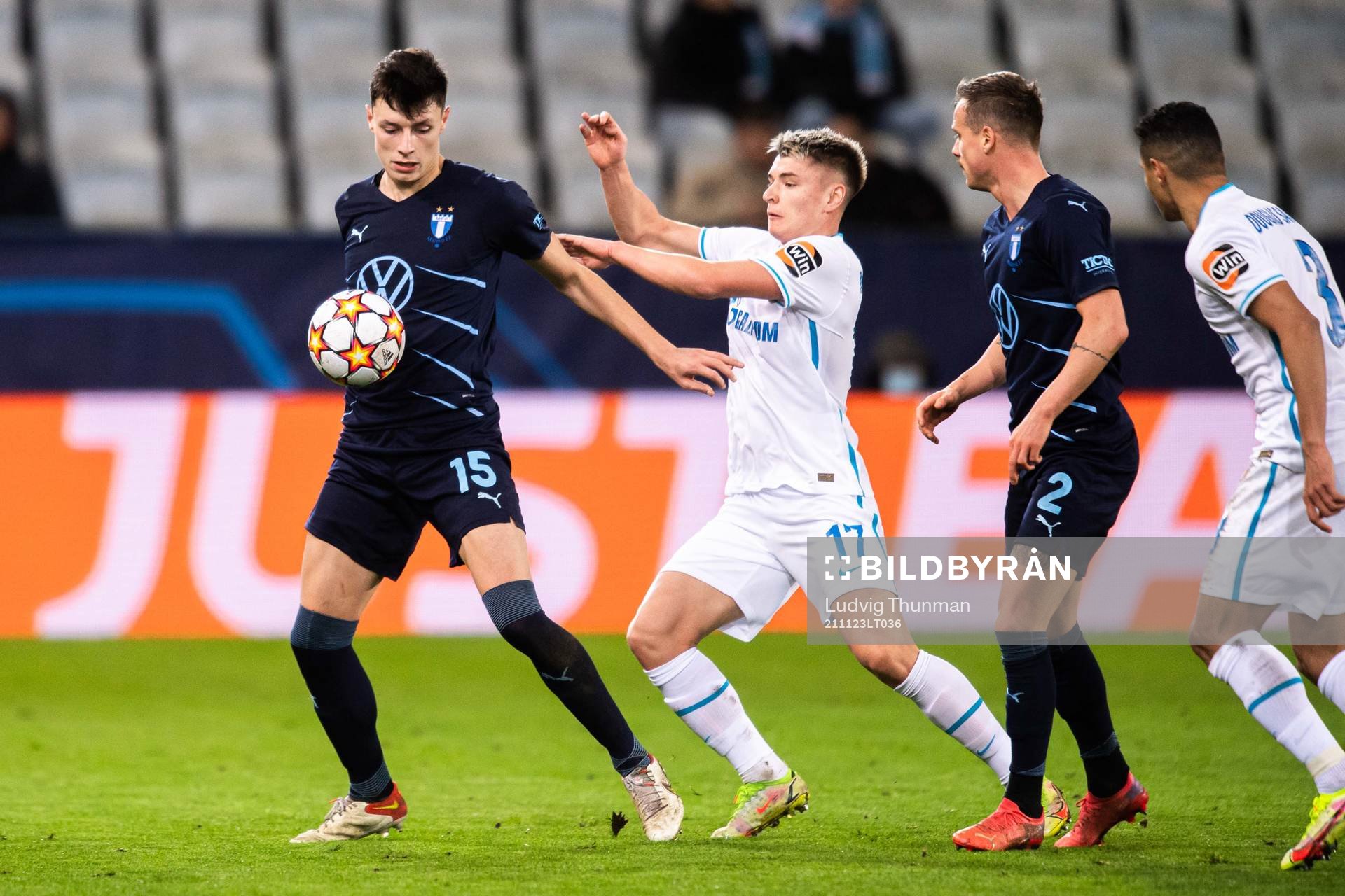 Anel Ahmedhodzic of Malmö FF and Andrey Mostovoy of Zenit
