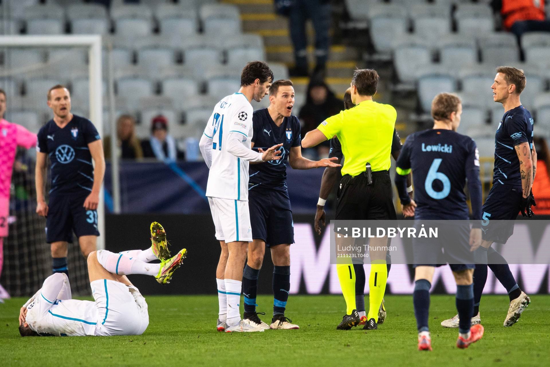 Niklas Moisander of Malmö FF reacts