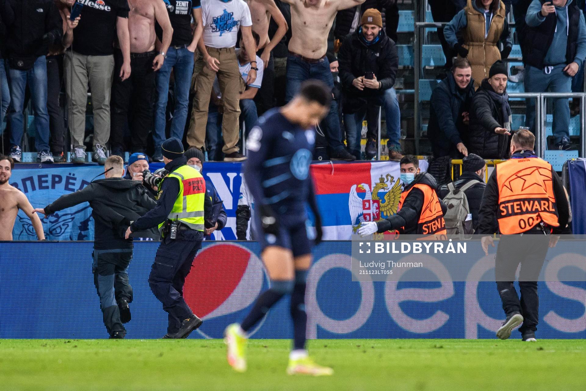 Supporters of Zenit invade the pitch