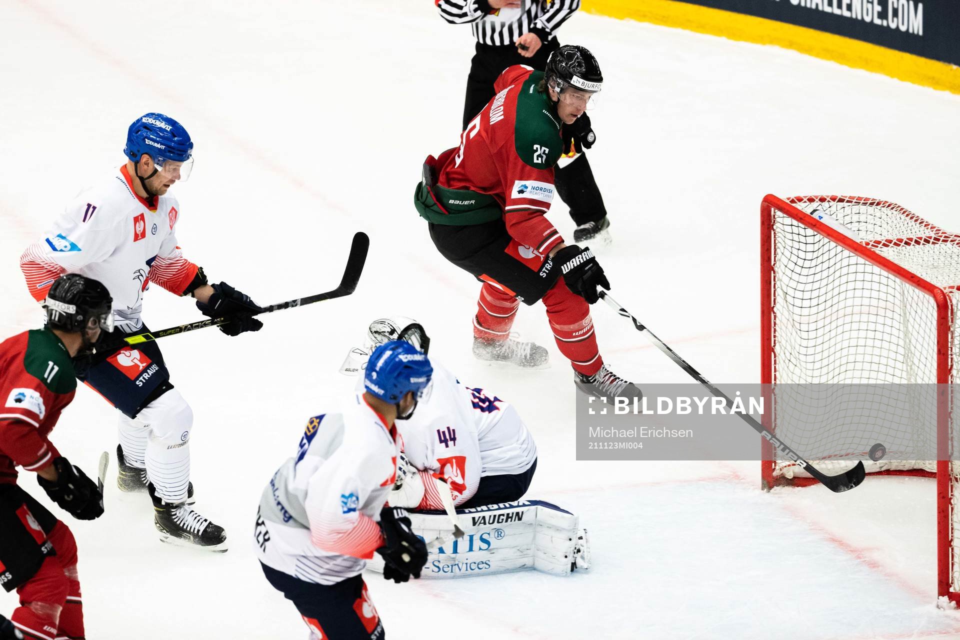 Elmer Söderblom of Frölunda score the 1-0 goal behind