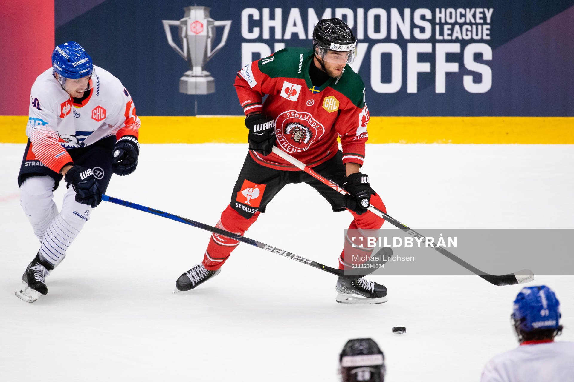 Valentino Klos of Adler Mannheim and Jacob Olofsson of
