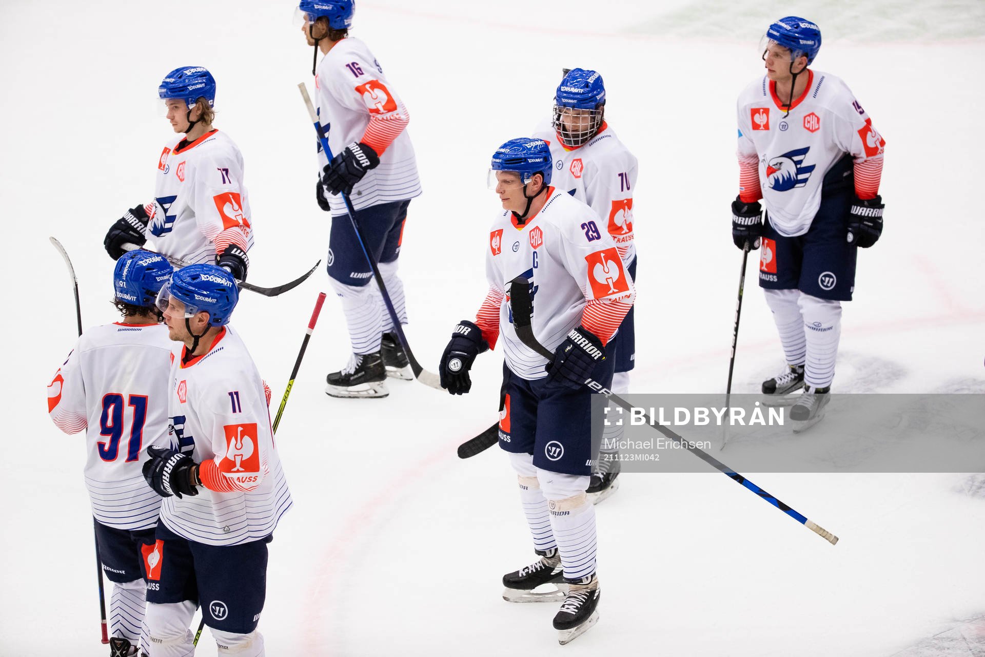 Players of Adler Mannheim looks dejected