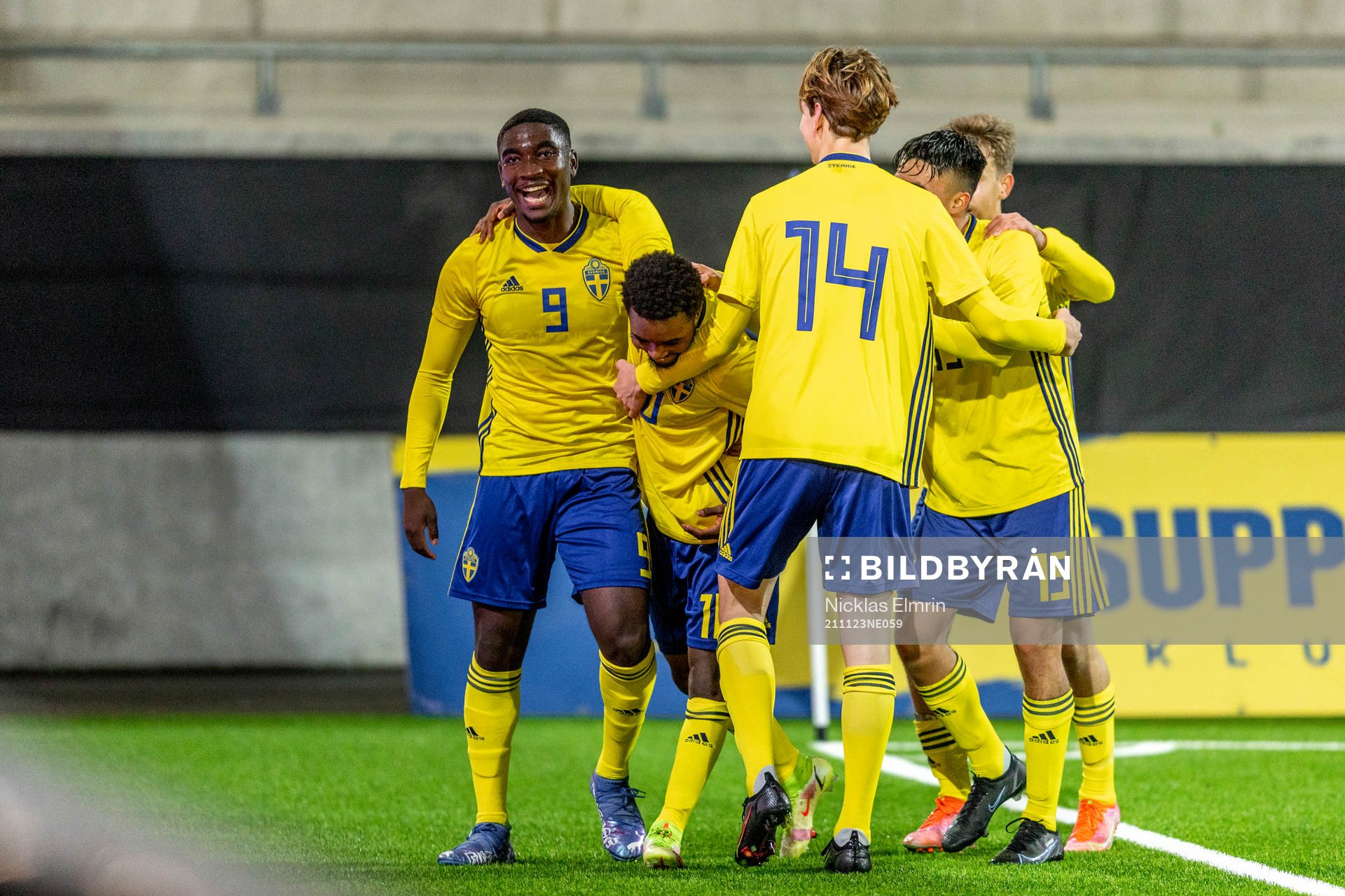 Sveriges Emmanuel Tannor jublar