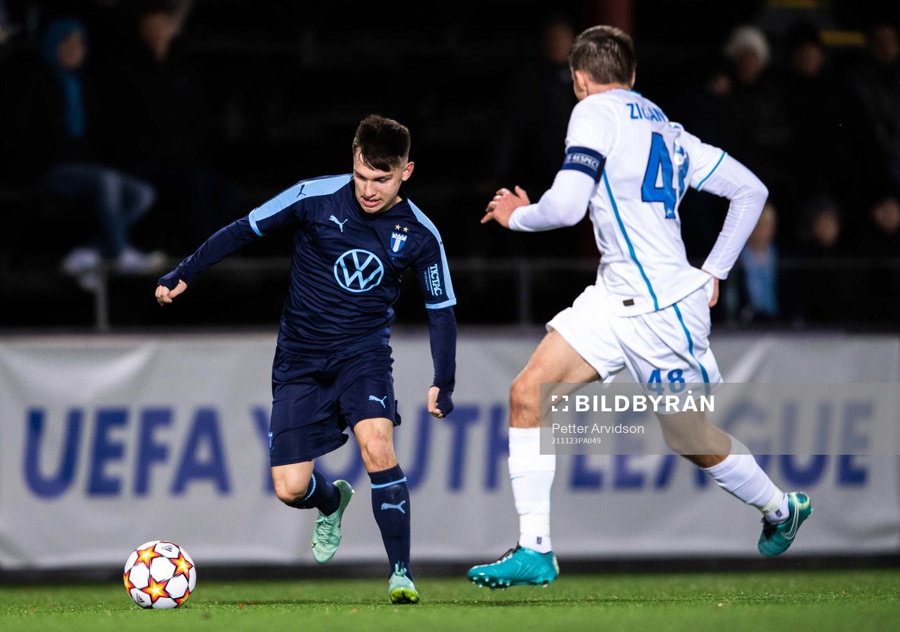 Isak Bjerkebo of Malmö FF and Arsenii Zigangirov of Zenit during the UEFA Youth League match between Malmö FF and Zenit St Petersburg on November 23, 2021 in Malmö.
