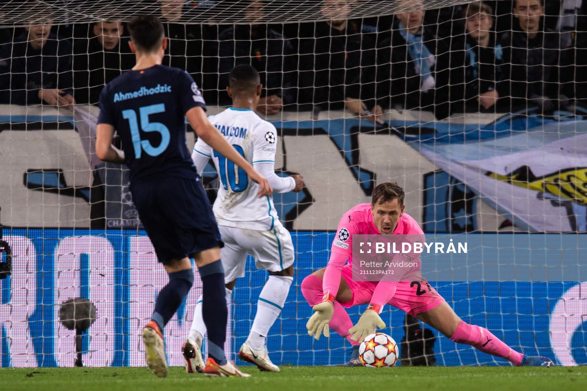 Goalkeeper Johan Dahlin of Malmö FF