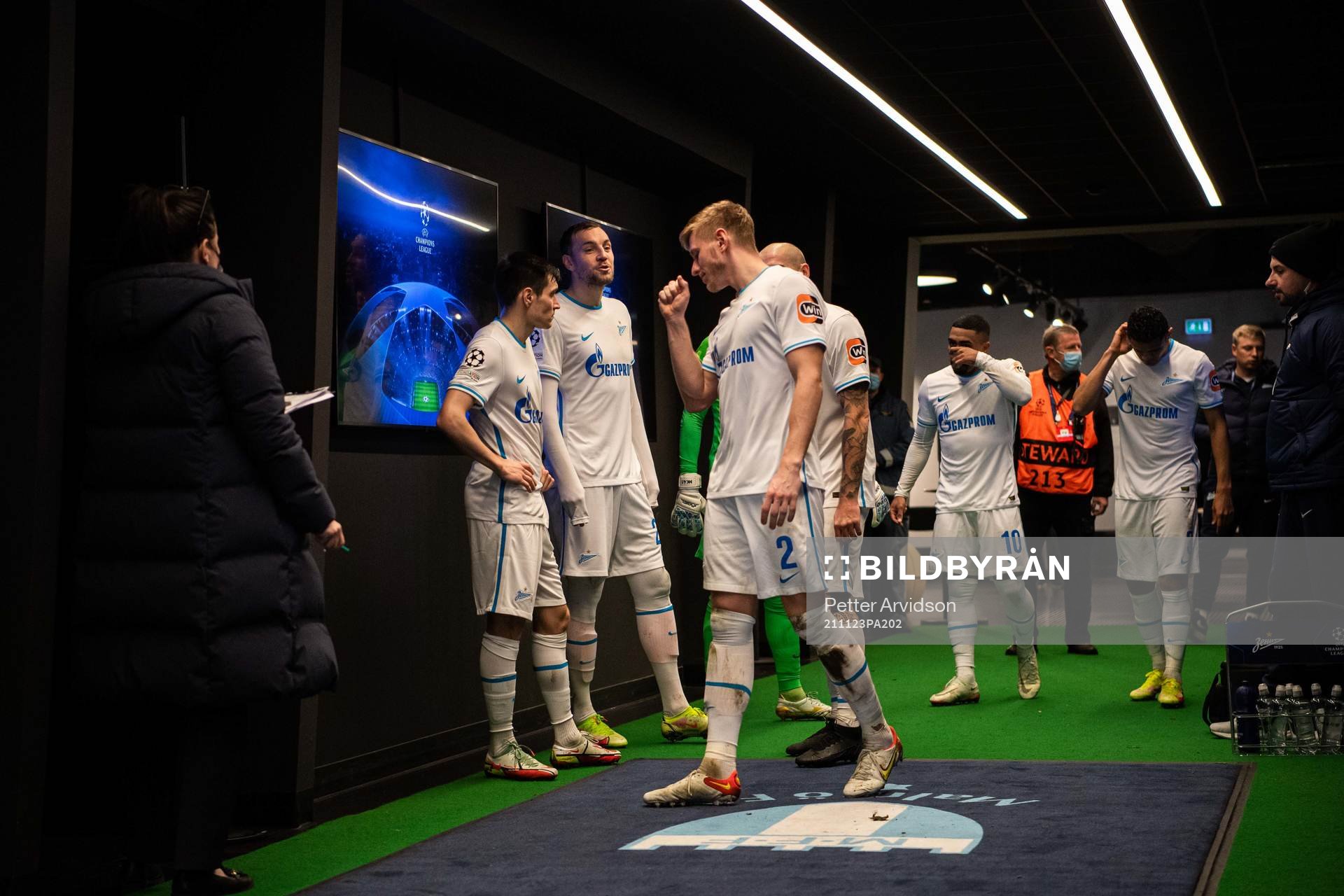 Artem Dzyuba of Zenit with teammates prior to the second