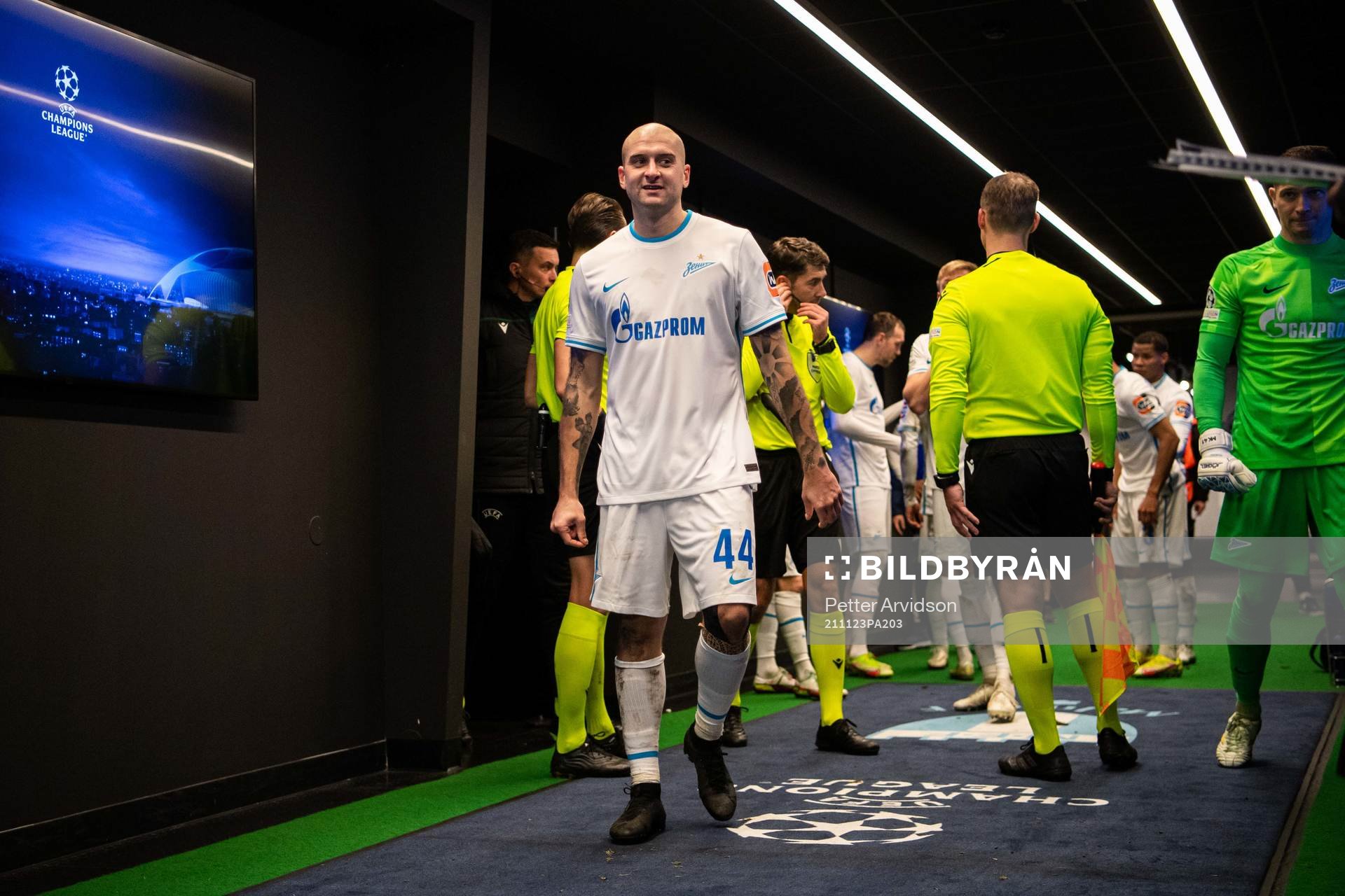 Yaroslav Rakits´kyy of Zenit with teammates prior to the second half during the UEFA Champions League football match between Malmö FF and Zenit St Petersburg on November 23, 2021 in Malmö.