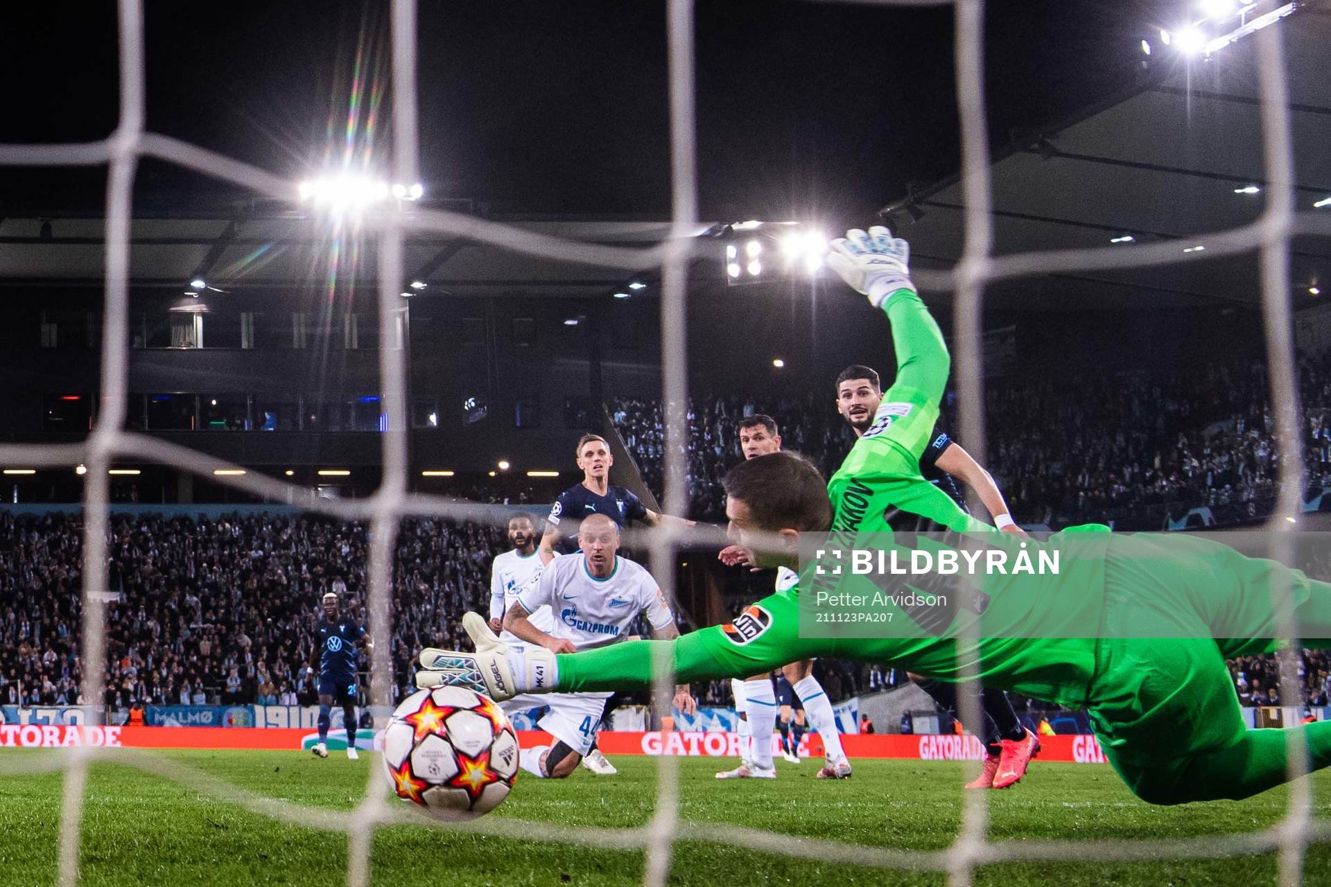 Sören Rieks of Malmö FF scores the 1-0 goal behind goalkeeper Mikhail Kerzhakov of Zenit during the UEFA Champions League football match between Malmö FF and Zenit St Petersburg on November 23, 2021 in Malmö.