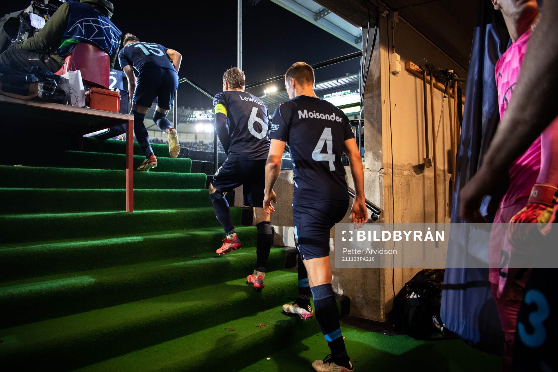 Oscar Lewicki and Niklas Moisander of Malmö FF enters the