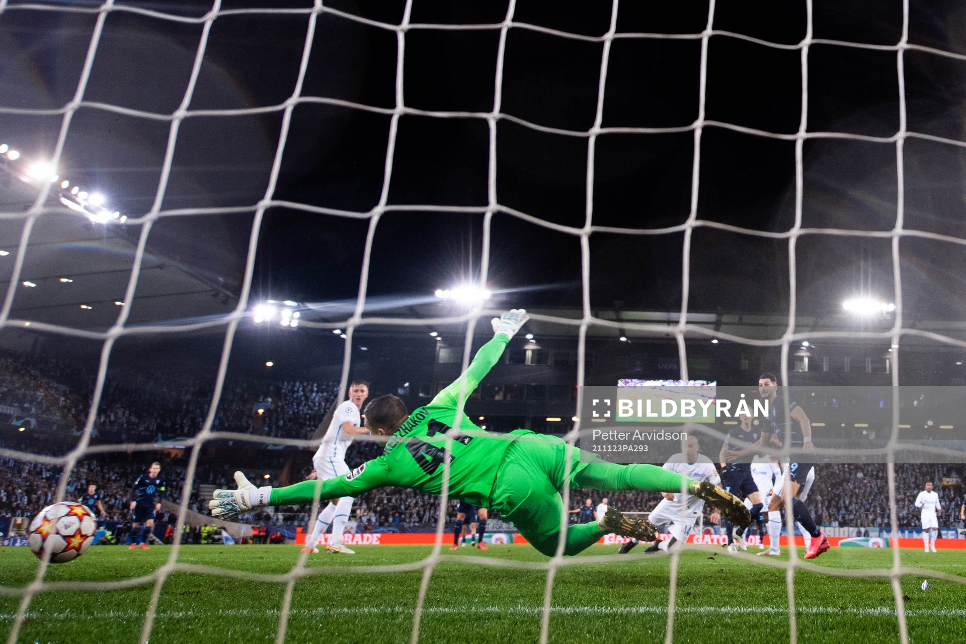 Sören Rieks of Malmö FF scores the 1-0 goal behind