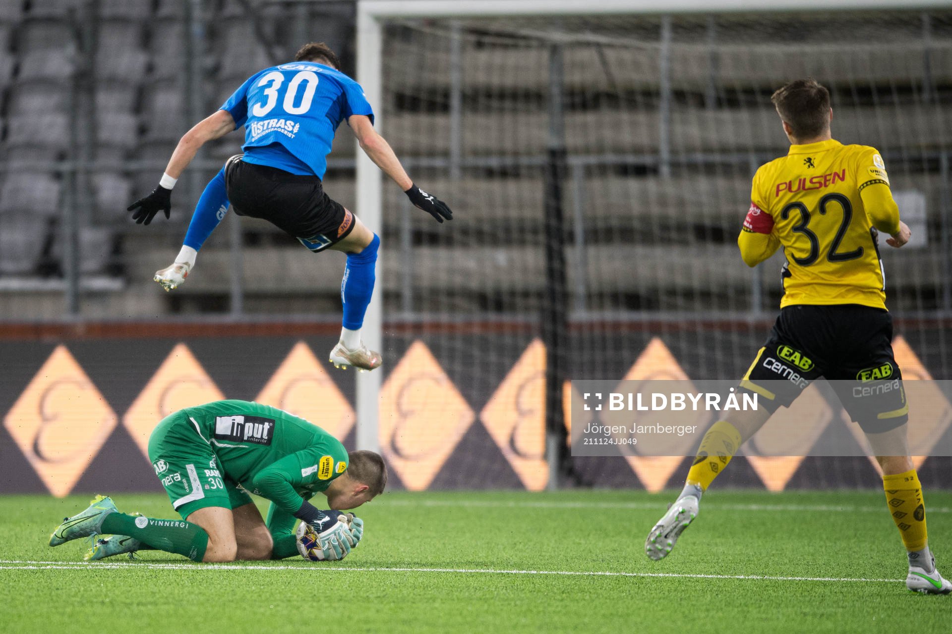 Elfsborgs målvakt Hakon Rafn Valdimarsson och Halmstads
