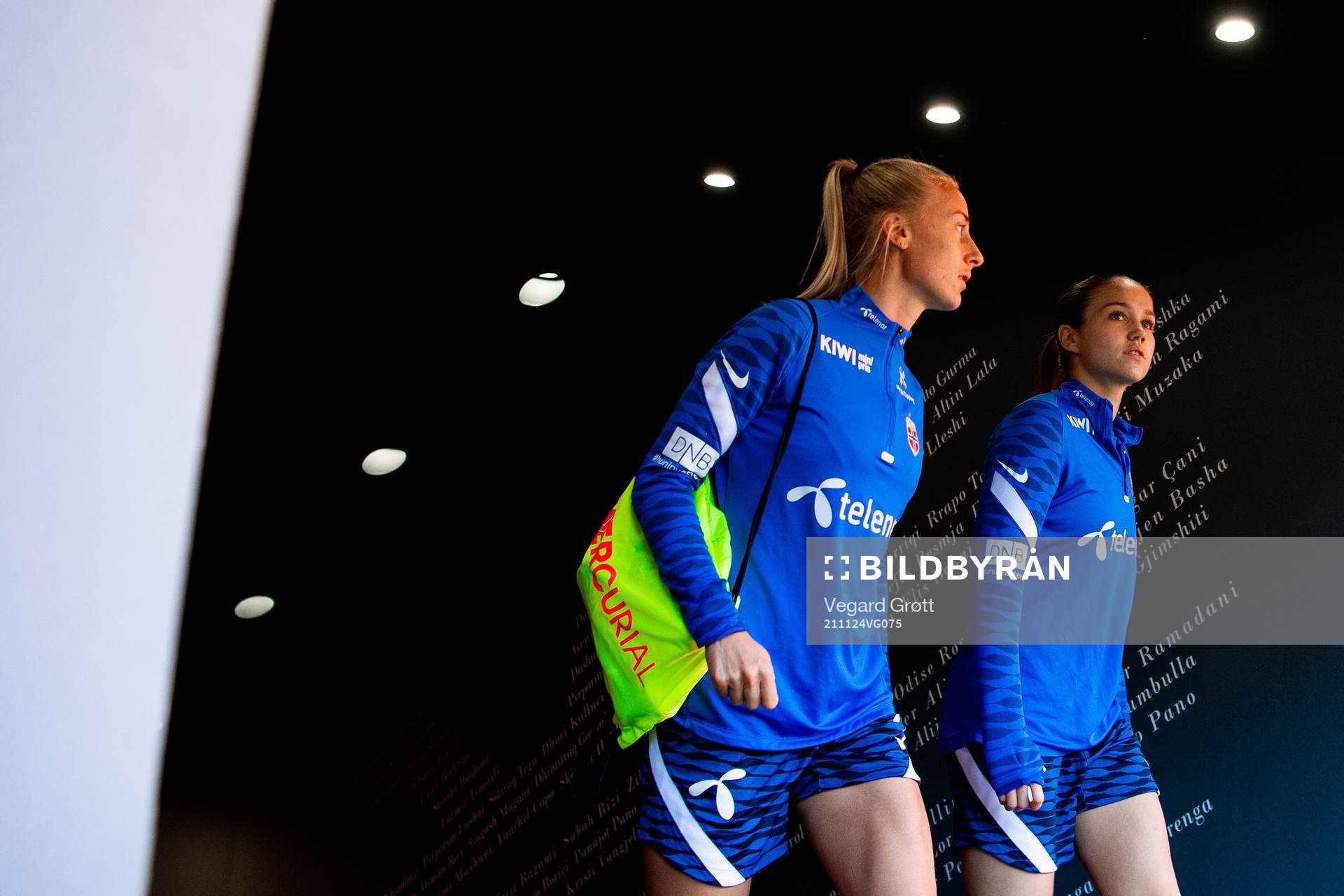 Anja Sønstevold and Guro Reiten of the Norwegian women's