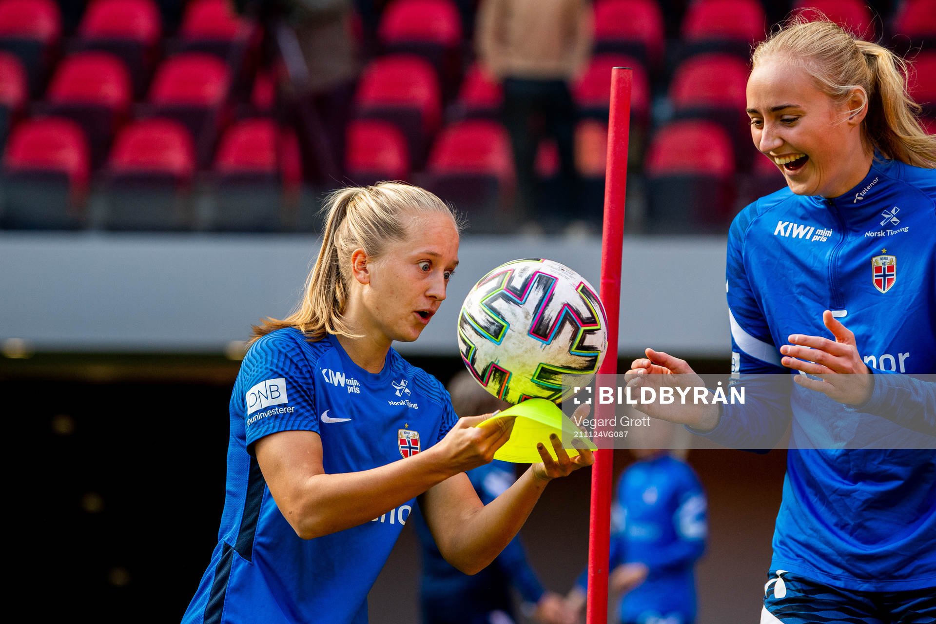 Amalie Vevle Eikeland and Emilie Bragstad of the Norwegian