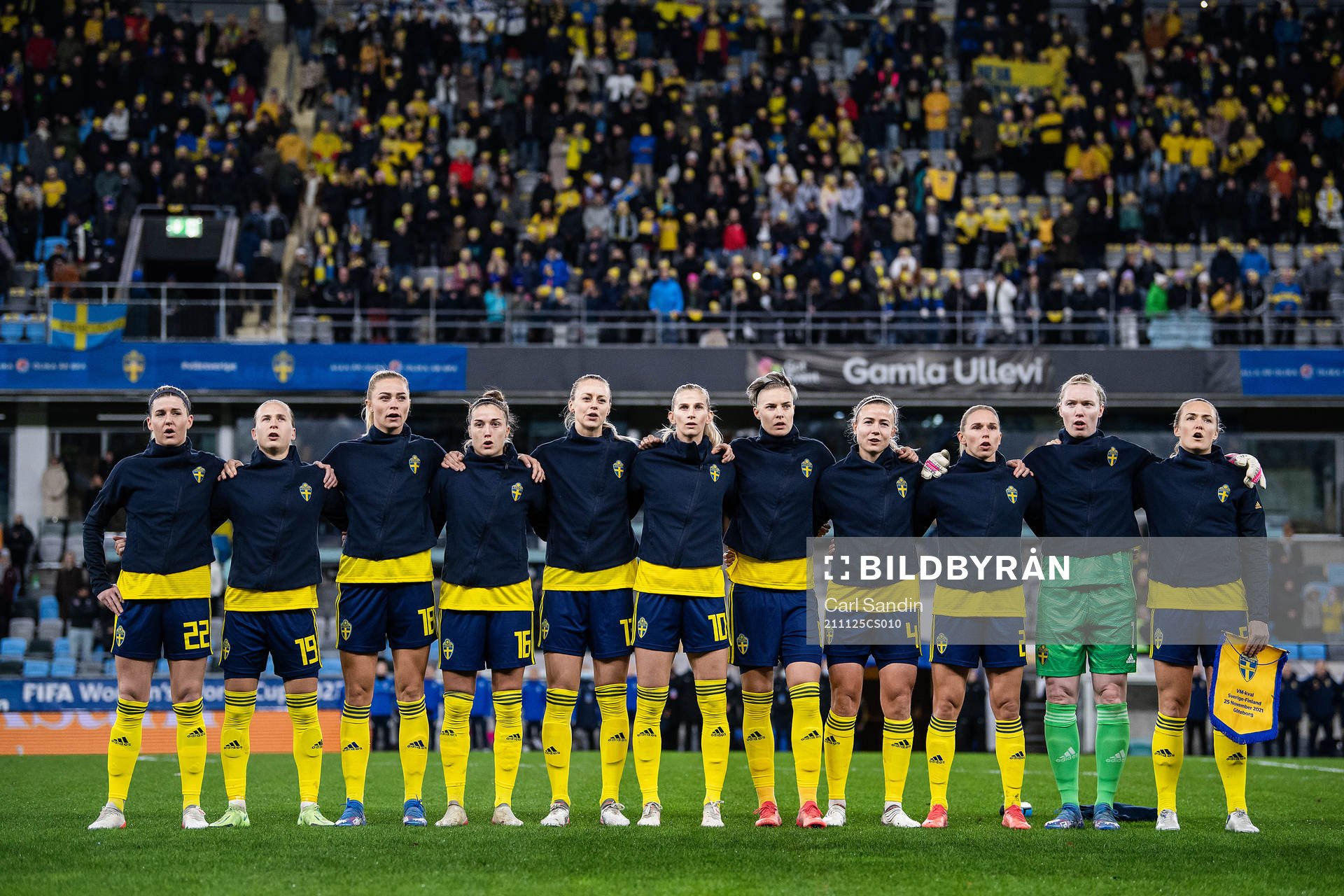 The starting eleven of of Sweden line up