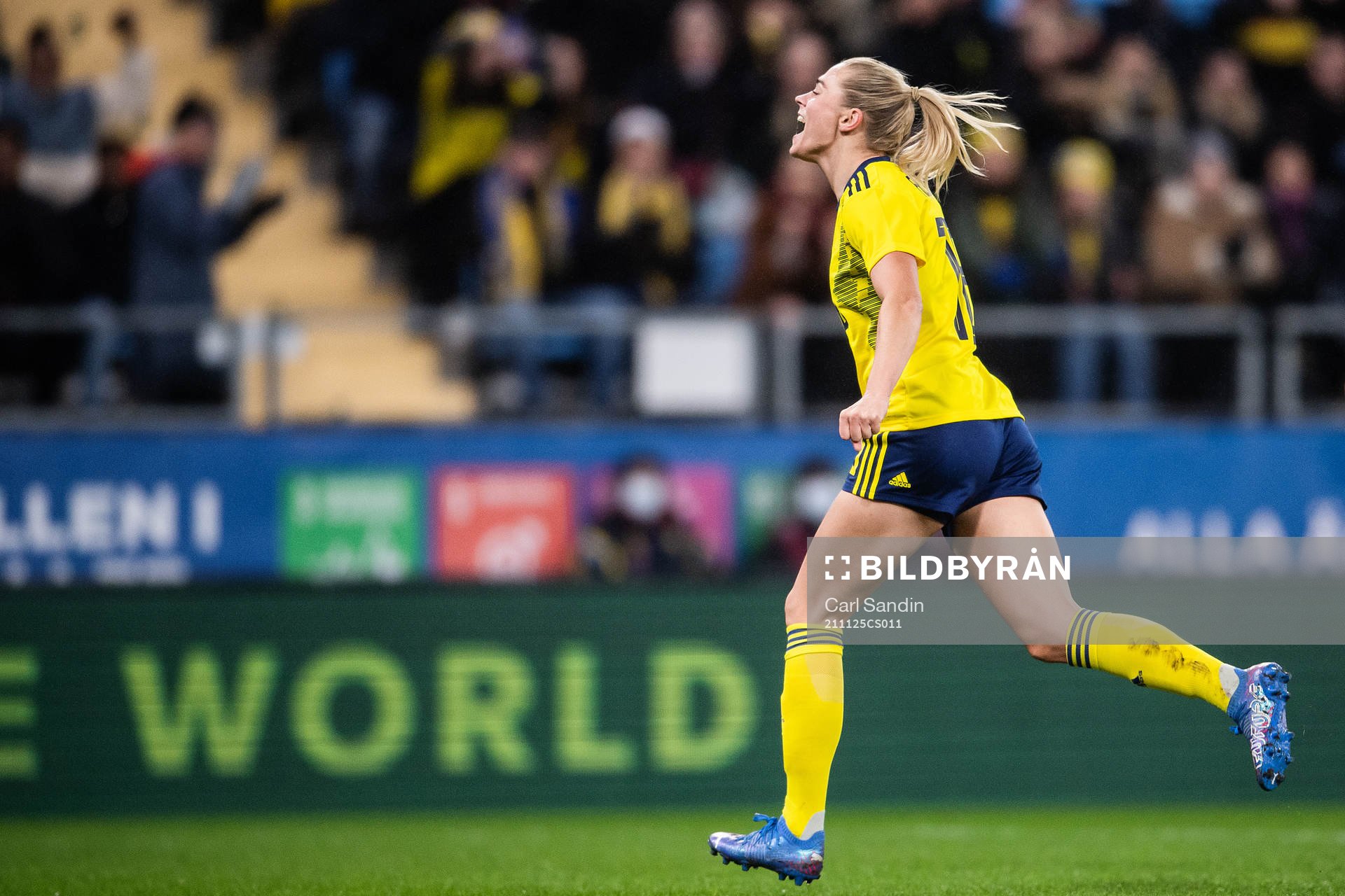 Fridolina Rolfö of Sweden celebrates