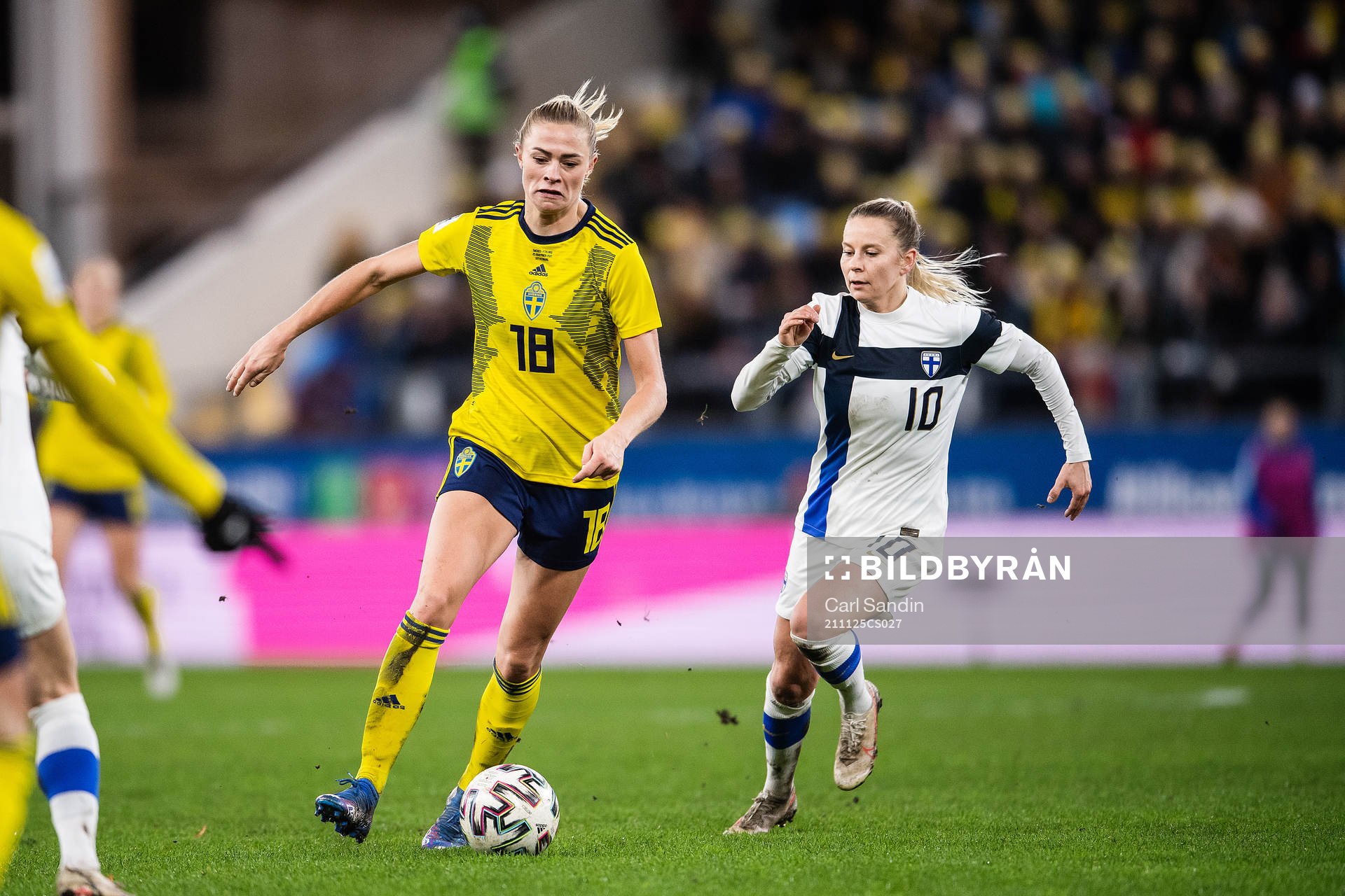 Fridolina Rolfö of Sweden and Emmi Alanen of Finland