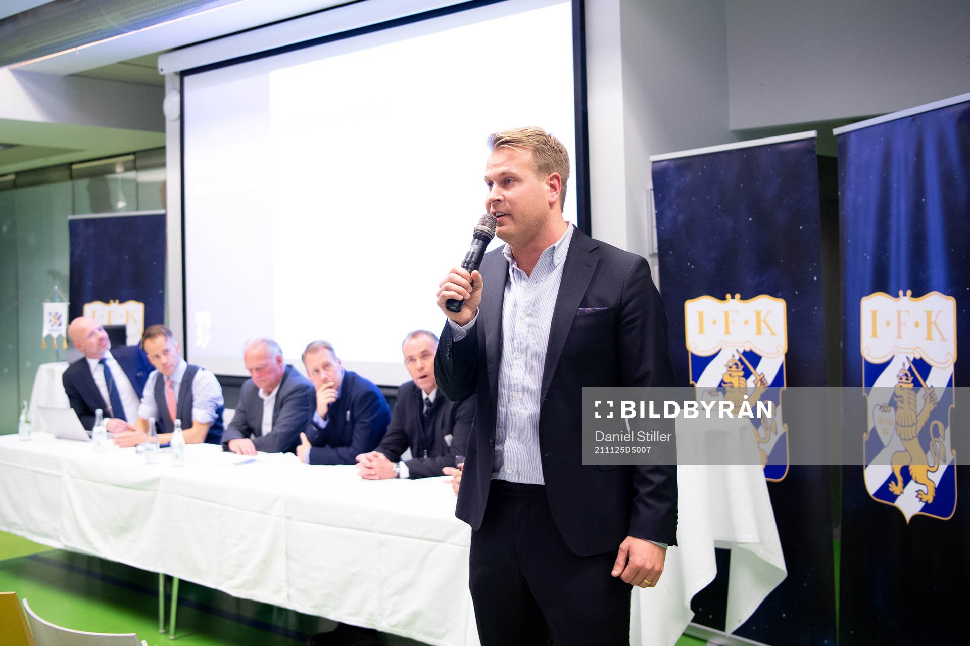 Ekonomichef Marcus Hermansson under ett medlemsmöte/extrainsatt årsmöte med IFK Göteborg den 25 november 2021 i Göteborg. 