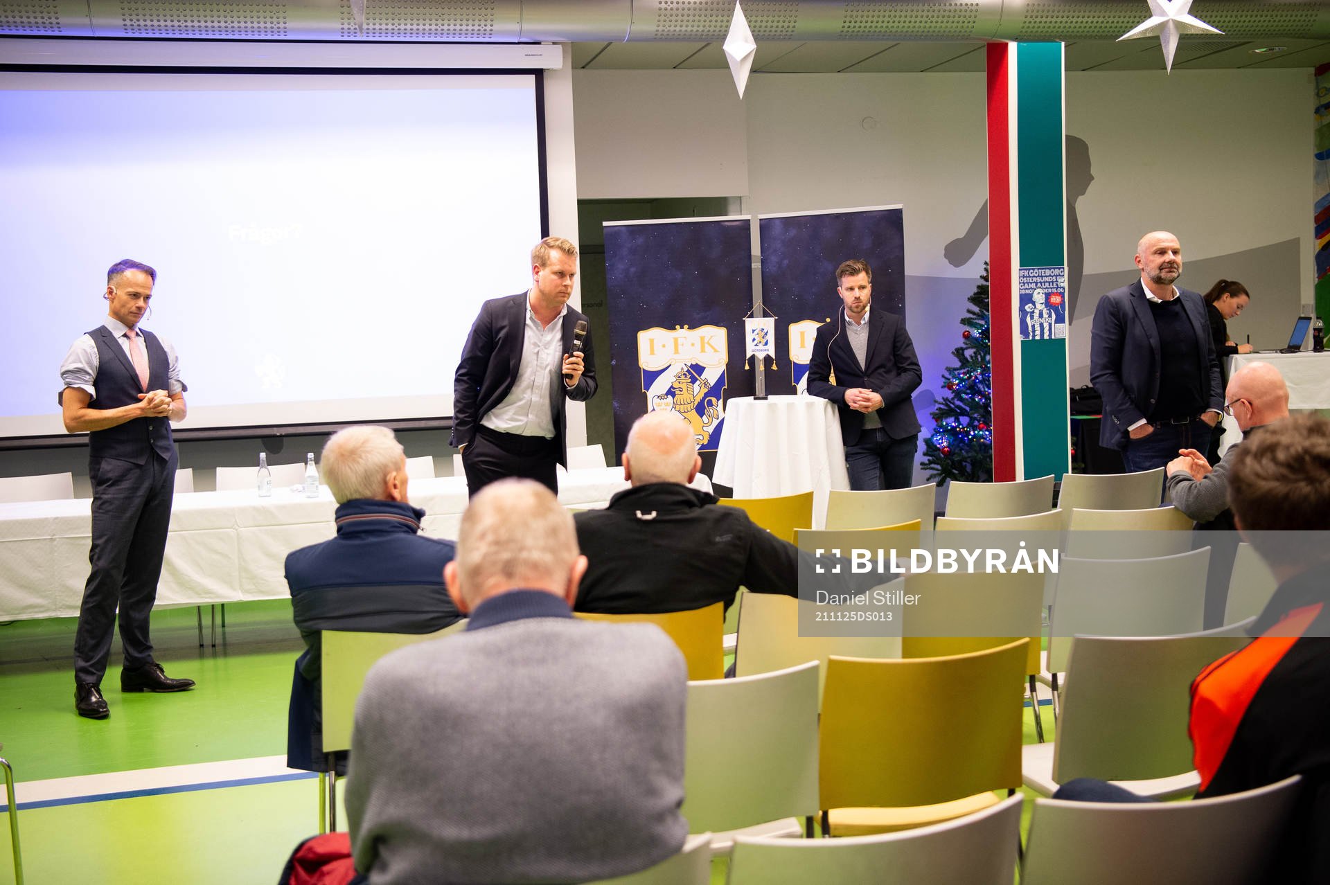 Ordförande Richard Berkling, ekonomichef Marcus Hermansson, sportchef Pontus Farnerud och klubbdirektör Håkan Mild under ett medlemsmöte/extrainsatt årsmöte med IFK Göteborg den 25 november 2021 i Göteborg.