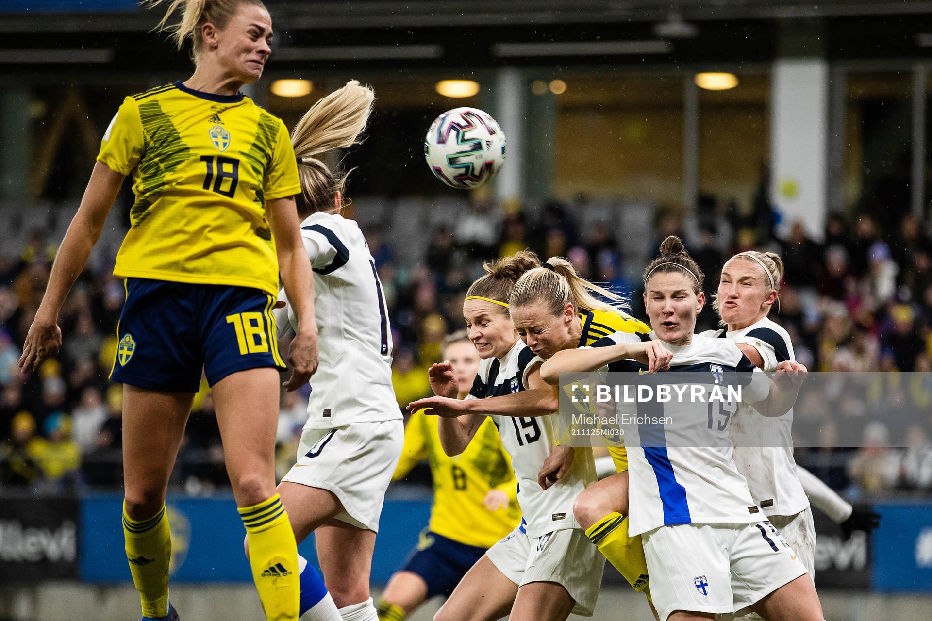 Essi Sainio and Natalia Kuikka of Finland against Amanda