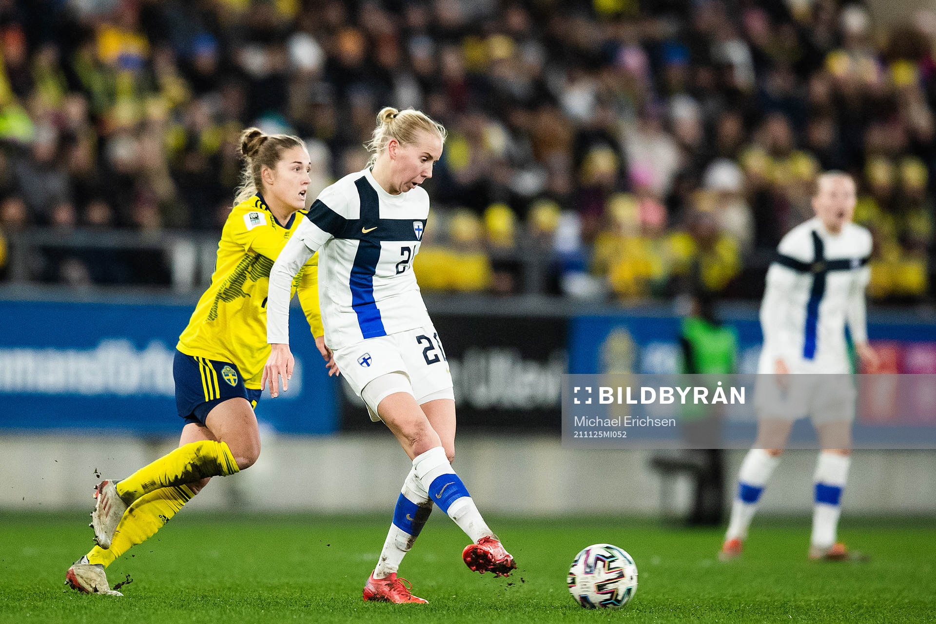 Filippa Angeldal of Sweden and Eveliina Summanen of Finland
