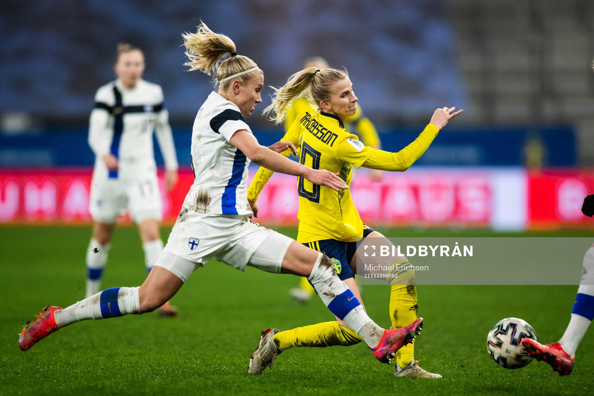 Emma Koivisto of Finland and Sofia Jakobsson of Sweden