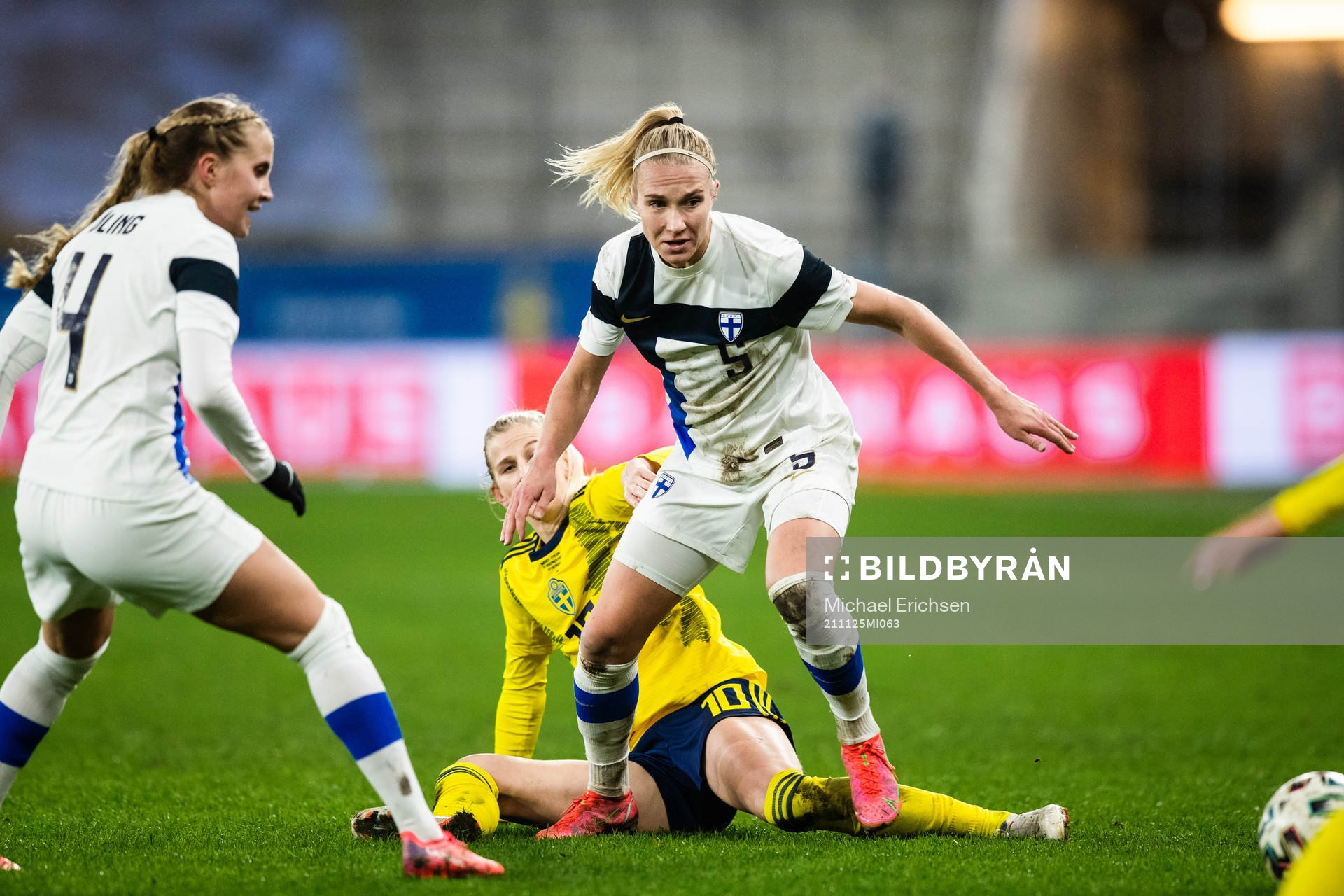 Sofia Jakobsson of Sweden and Emma Koivisto of Finland