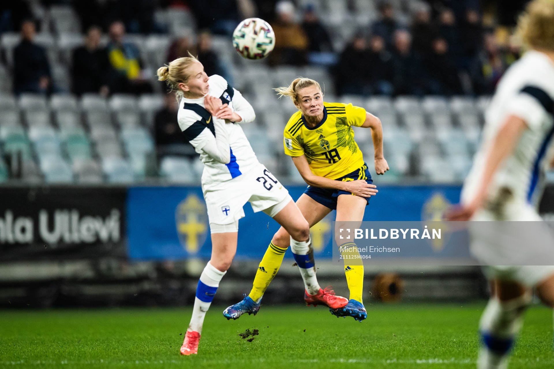 Fridolina Rolfö of Sweden and Eveliina Summanen of Finland