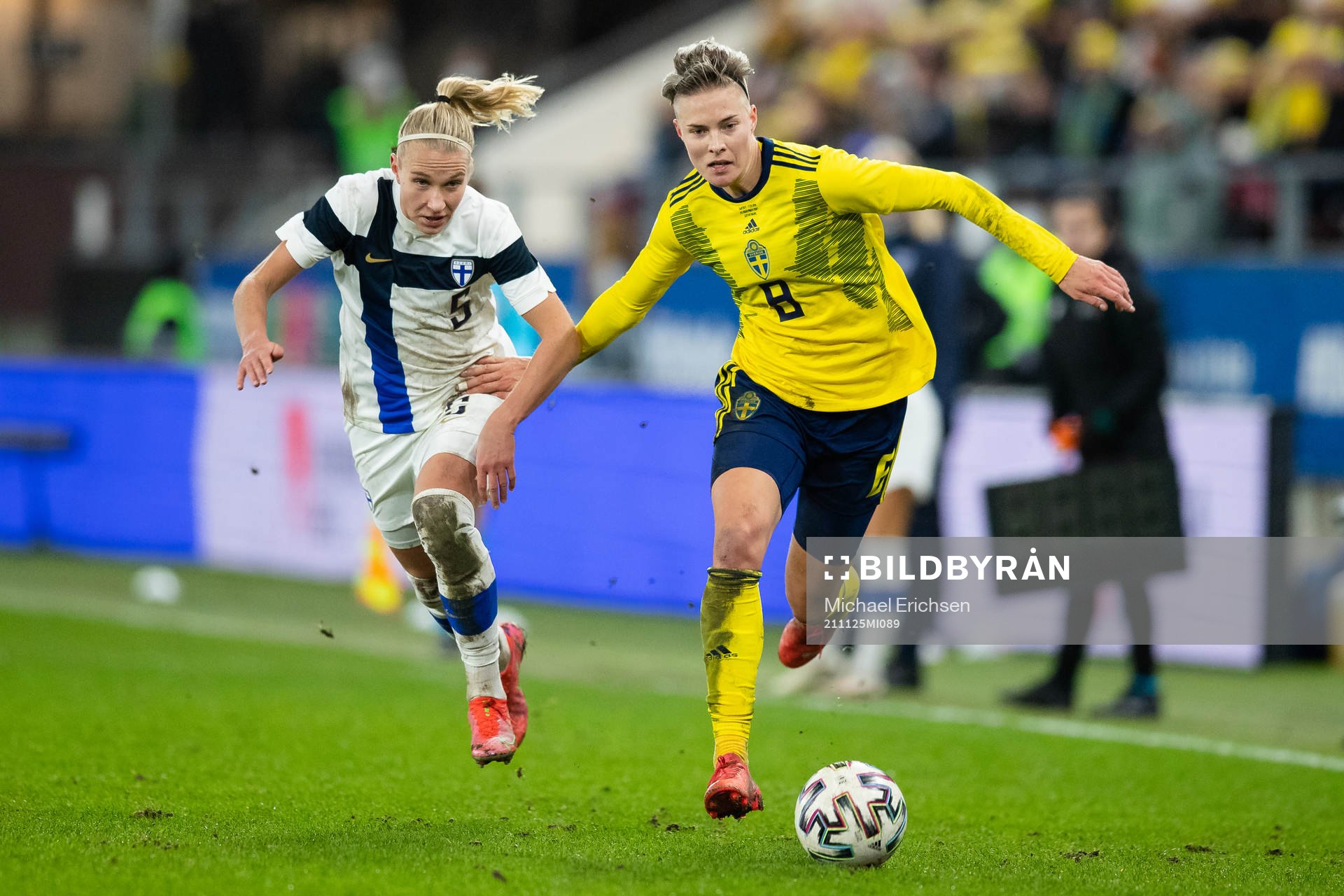 Emma Koivisto of Finland and Lina Hurtig of Sweden