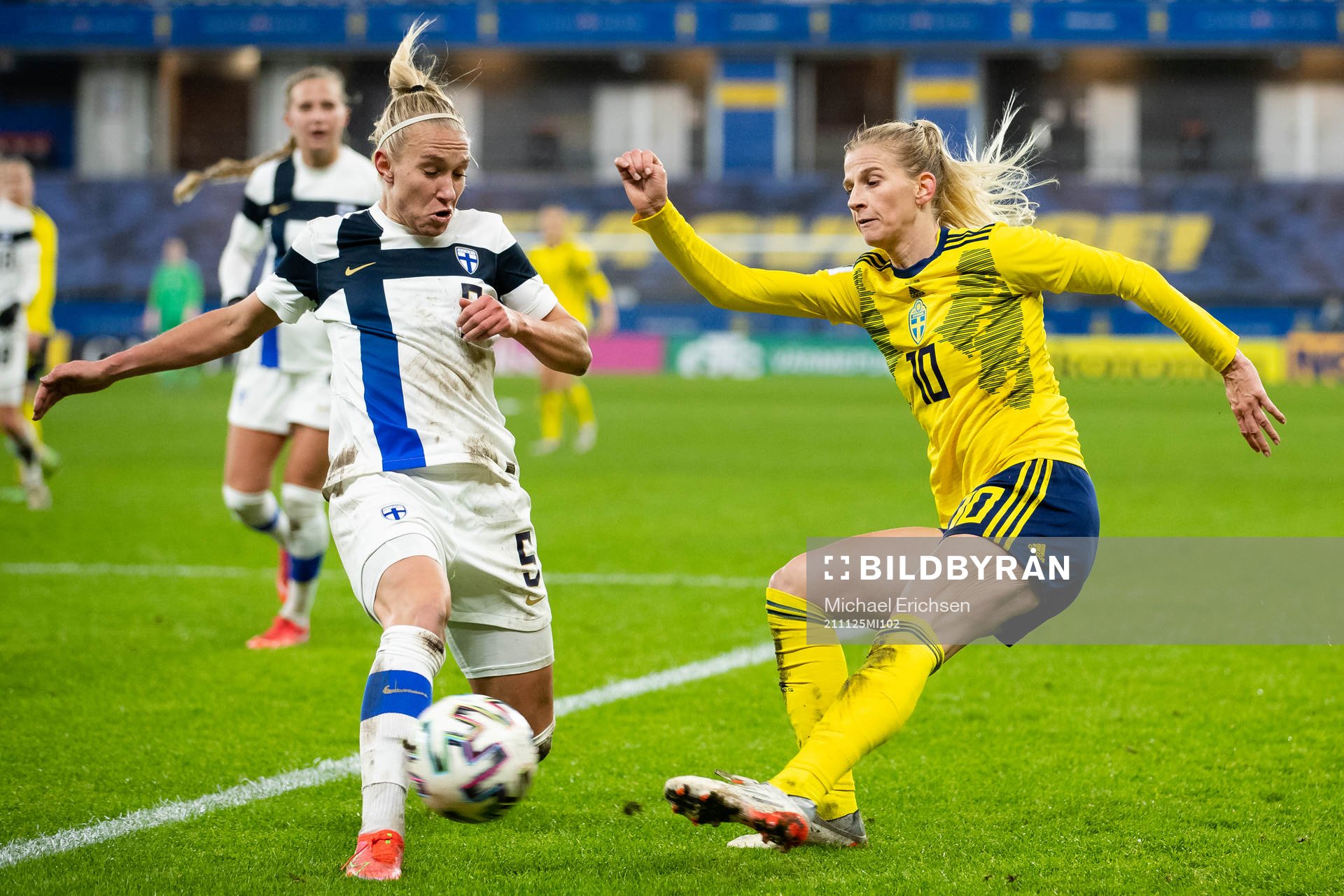 Emma Koivisto of Finland and Sofia Jakobsson of Sweden