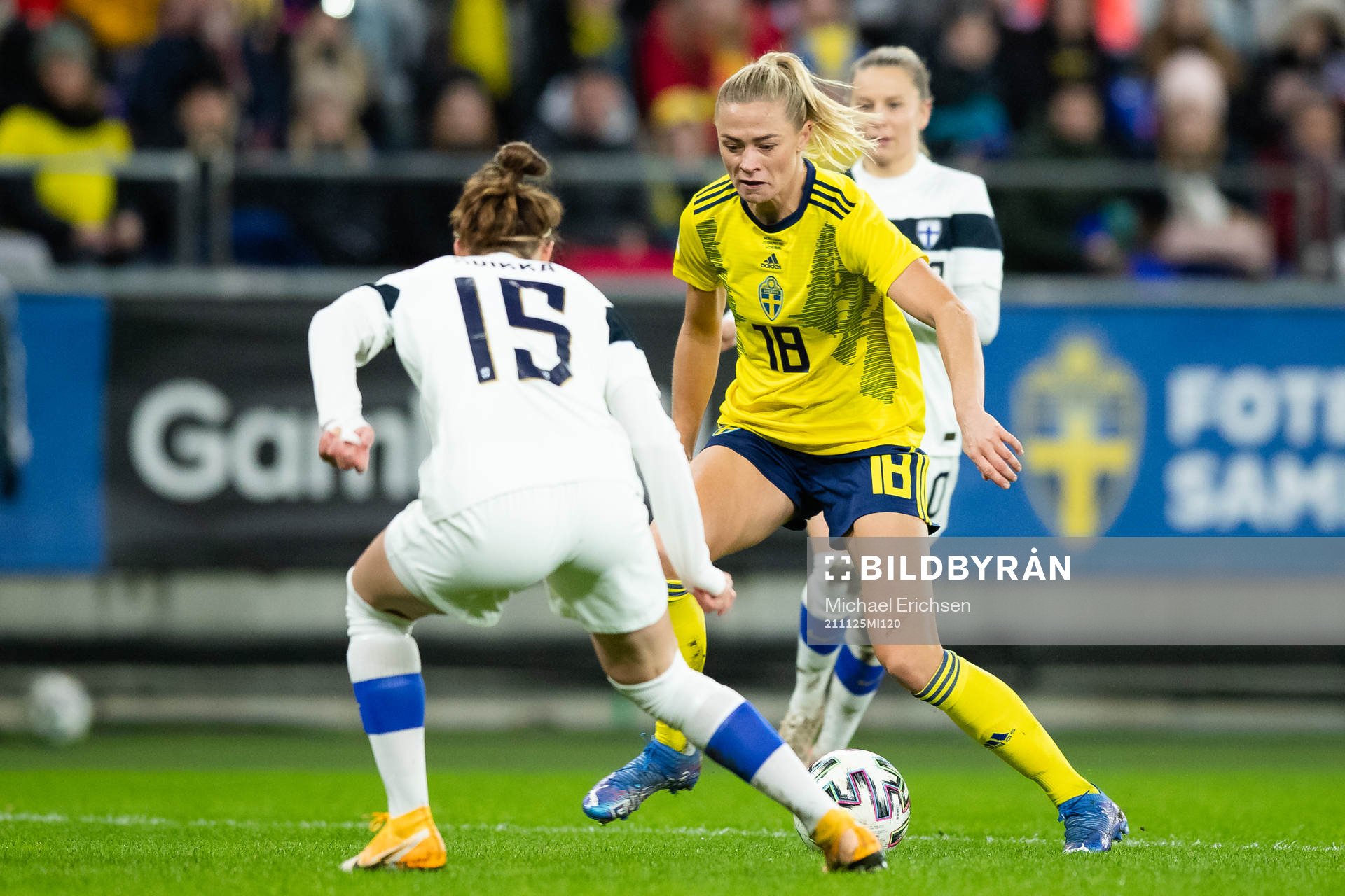 Fridolina Rolfö of Sweden and Natalia Kuikka of Finland