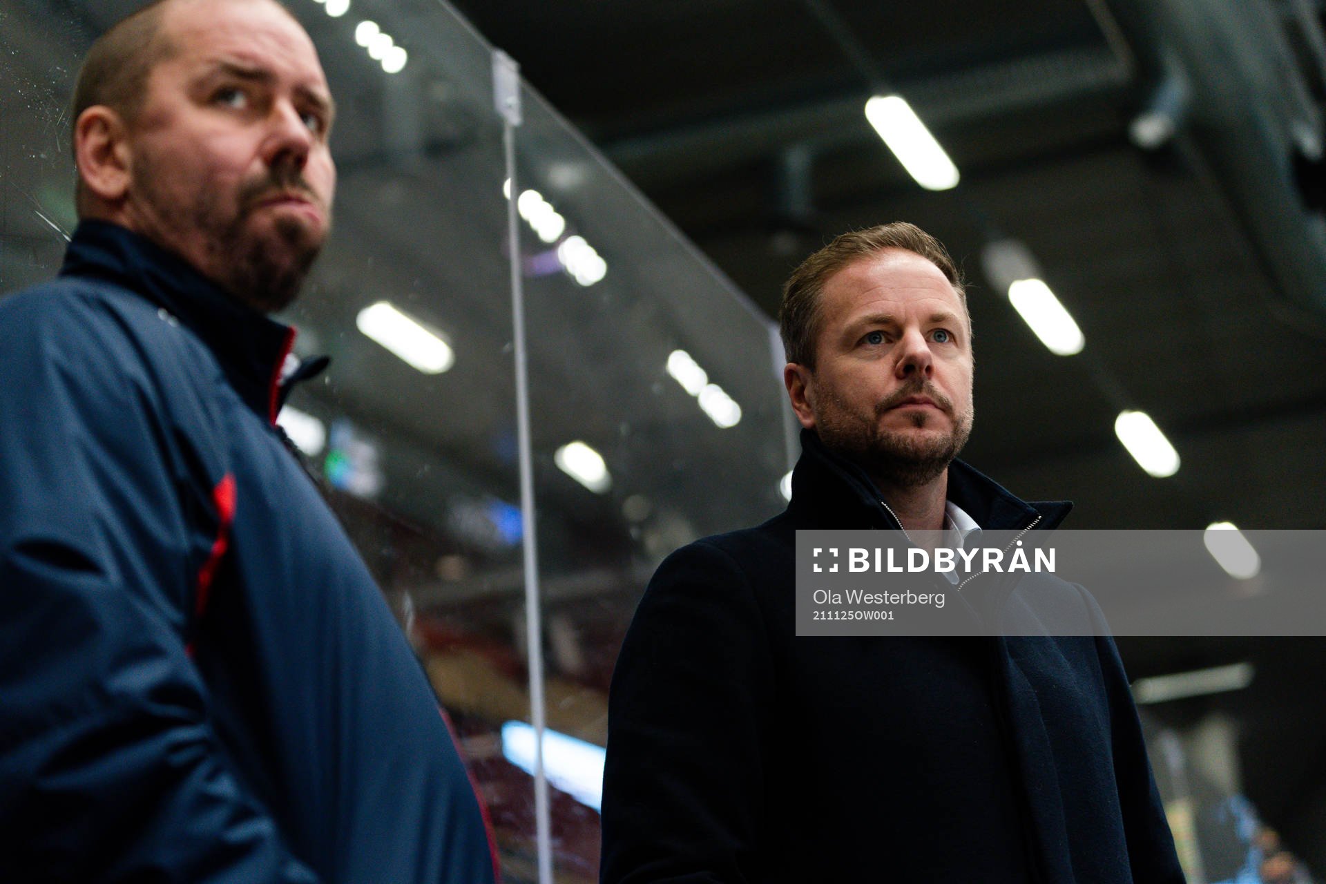 Djurgårdens tränare Niklas Falk och assisterande tränare