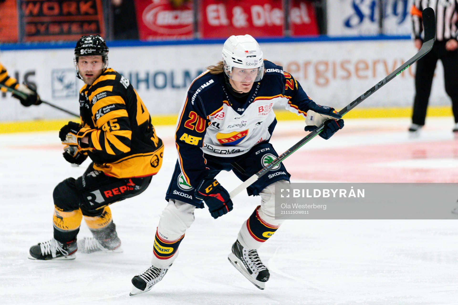 Djurgårdens Marcus Sörensen och Skellefteås Oscar Möller