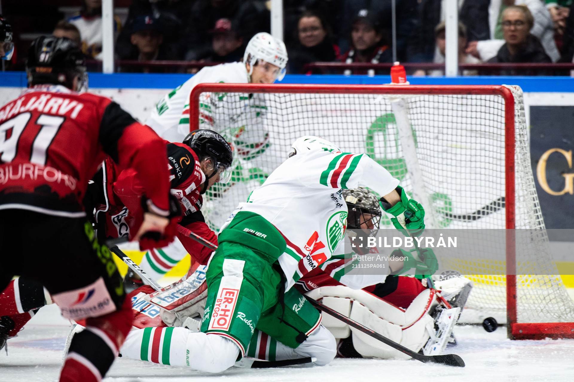 Rögles Dennis Everberg gör 3-3 bakom Malmö Redhawks