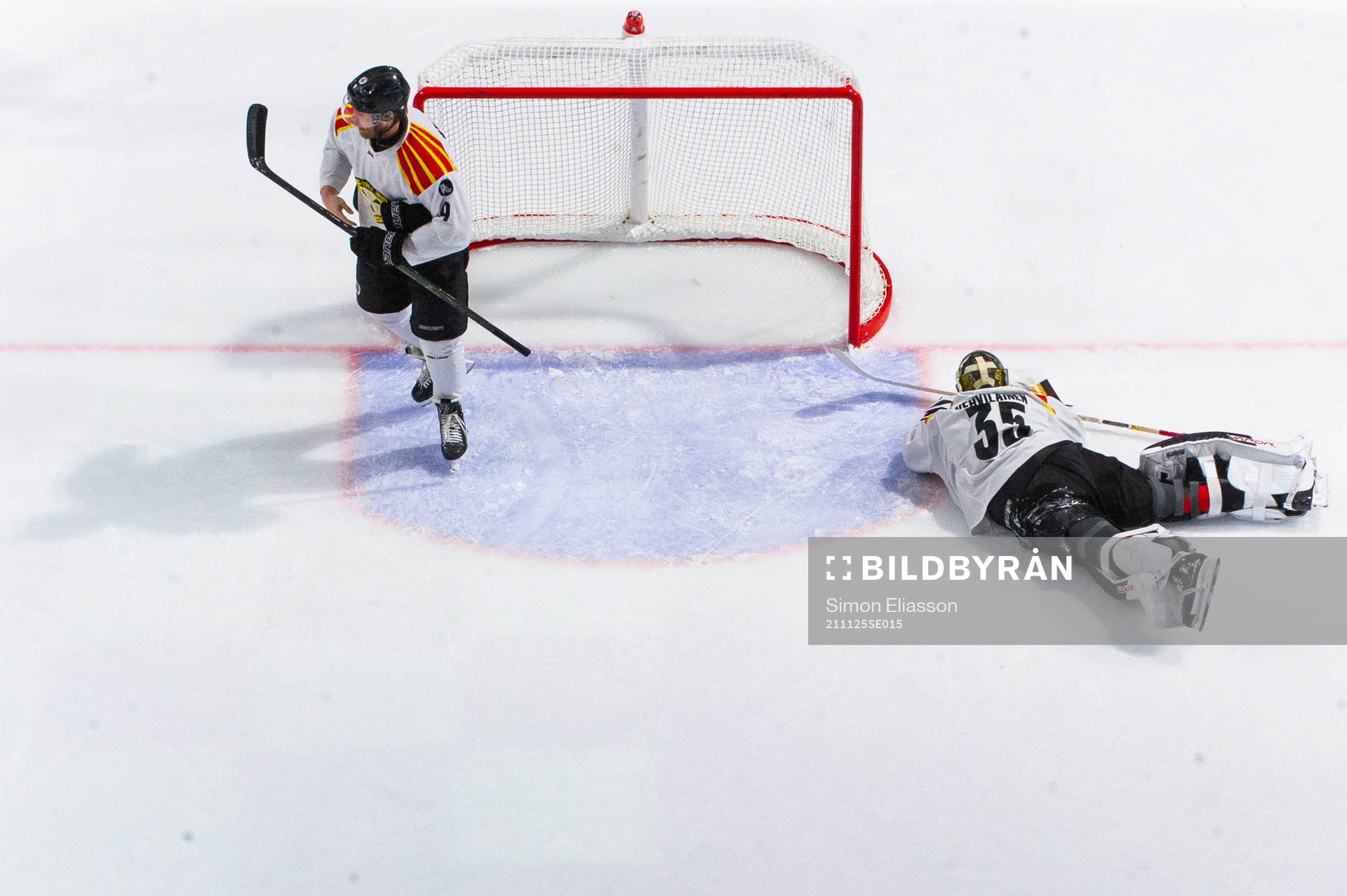Brynäs Anton Mylläri och målvakt Veini Vehviläinen