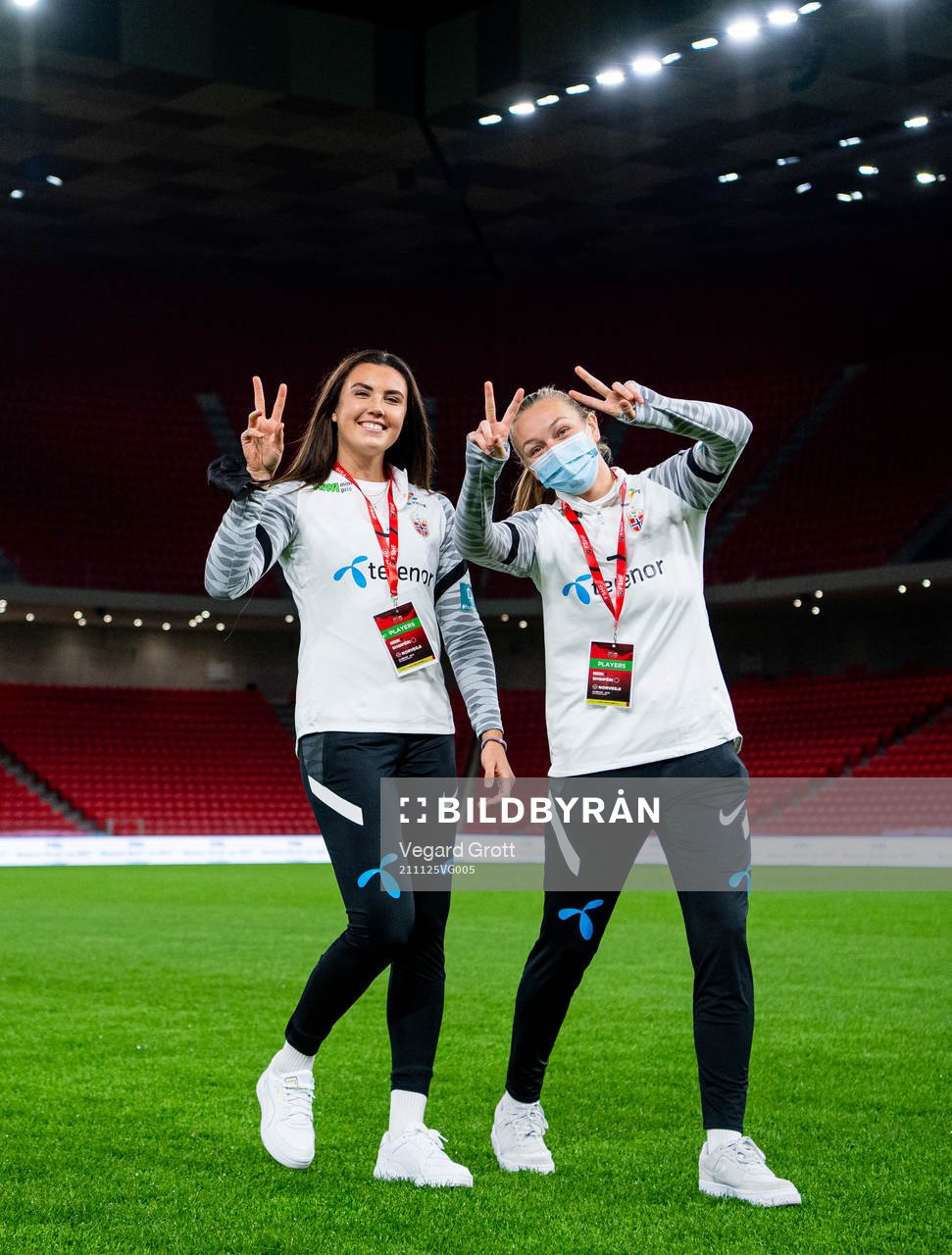 Ingrid Syrstad Engen and Frida Maanum of Norway