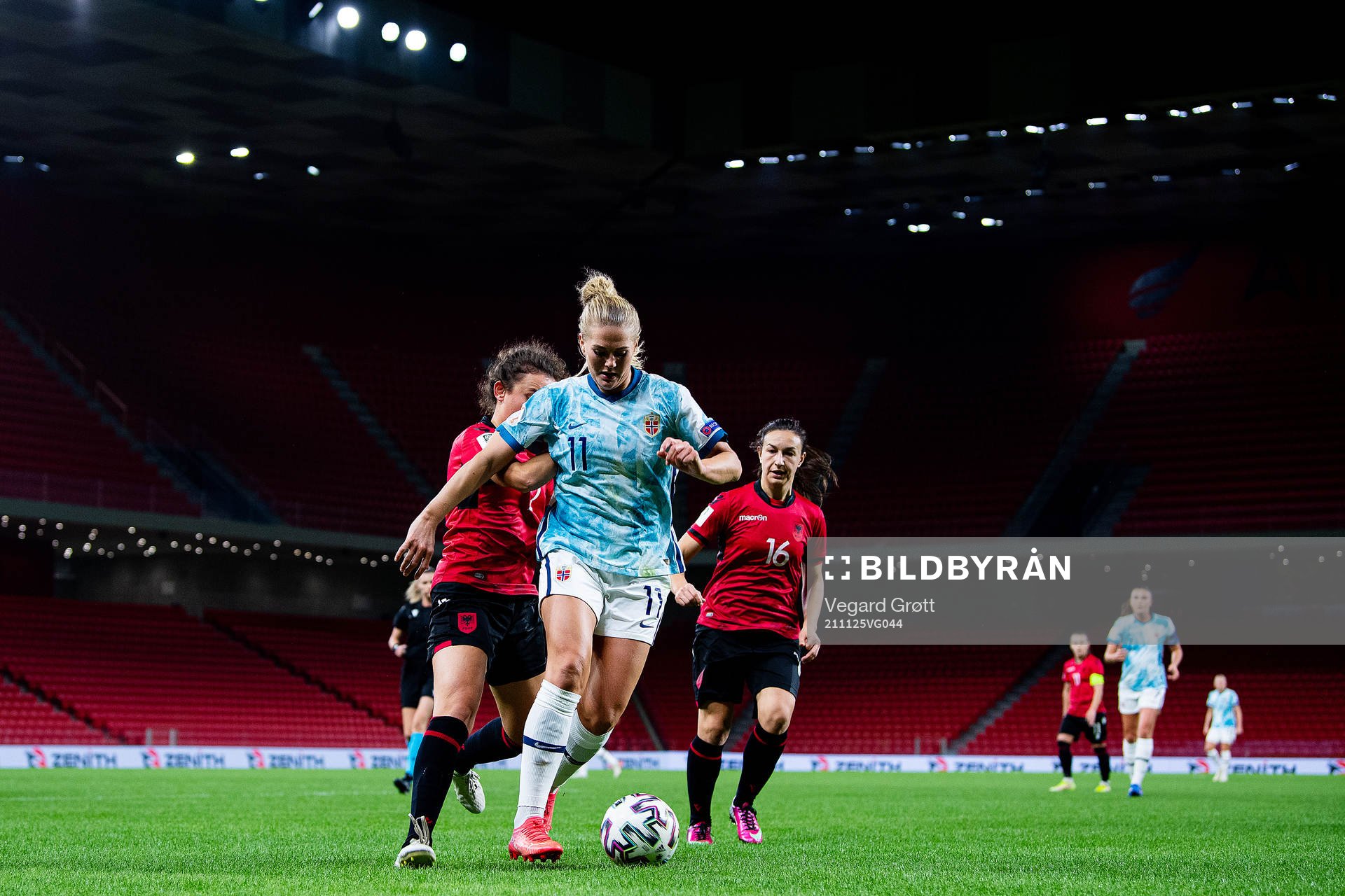 Lisa-Marie Karlseng Utland of Norway and Lucie Gjini of