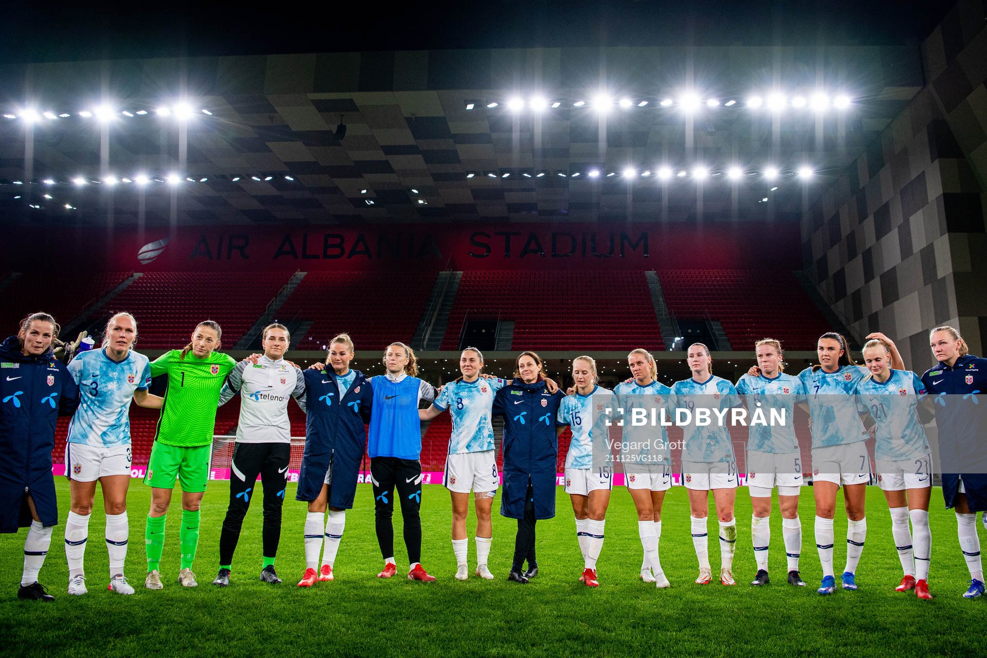 Maria Thorisdottir, goalkeeper Cecilie Fiskerstrand,