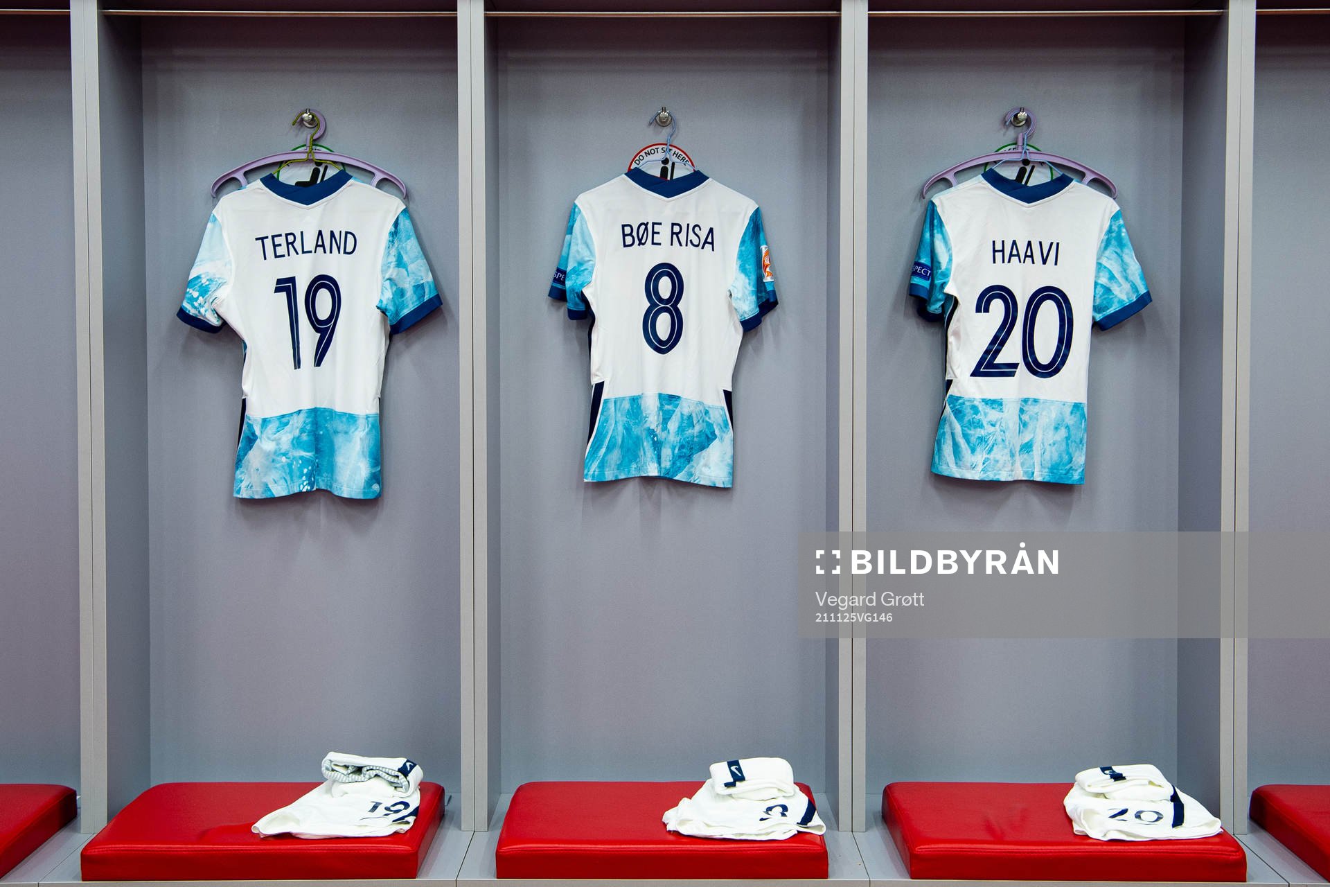 The kits of Elisabeth Terland, Vilde Bøe Risa and Emilie