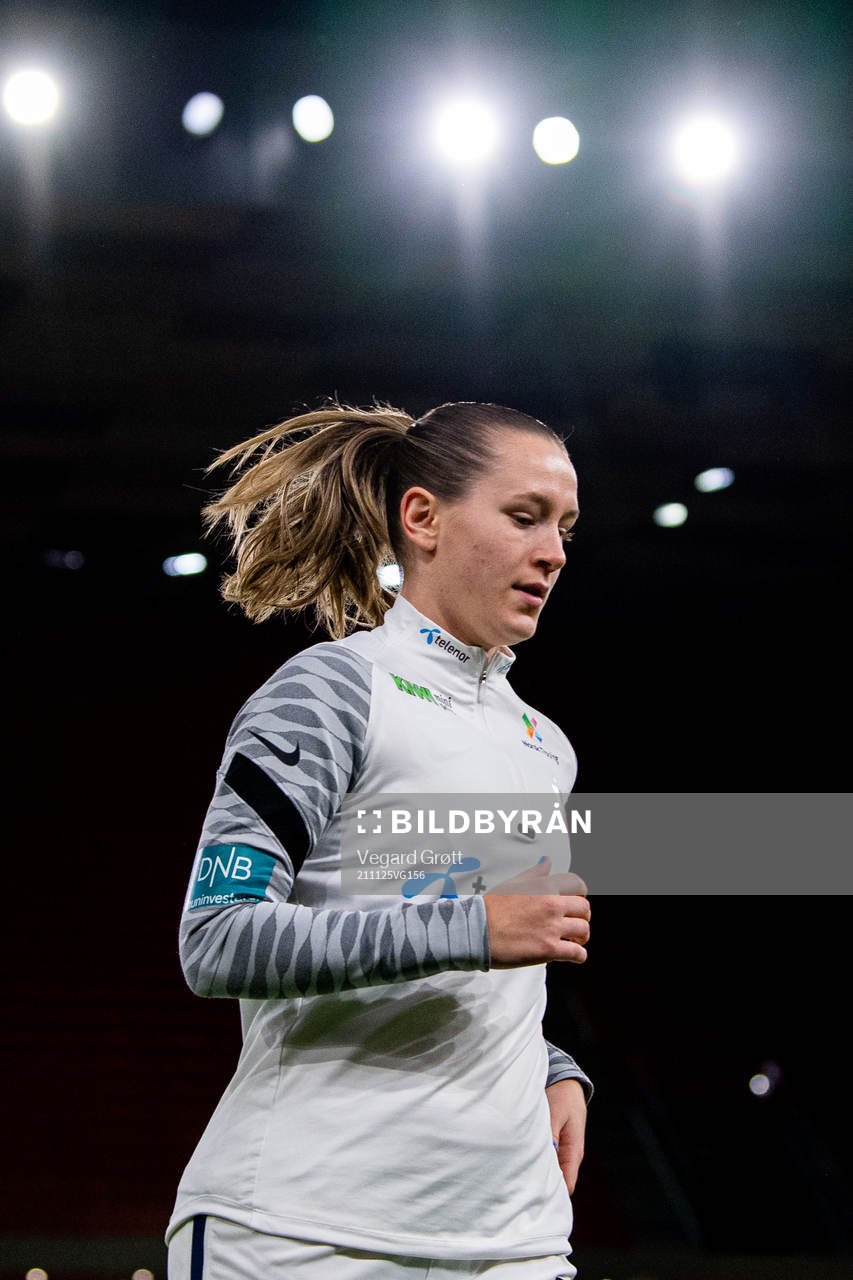 Elisabeth Terland of Norway warms up