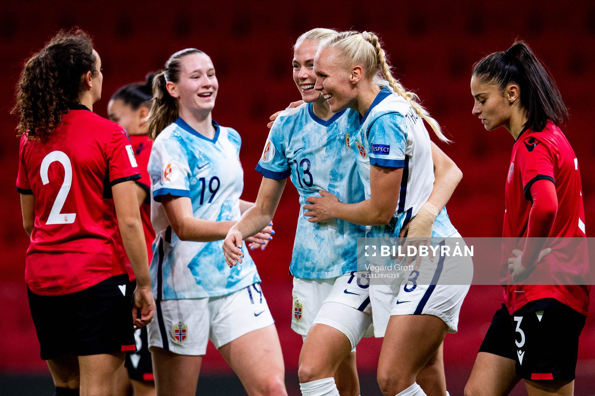 Maria Thorisdottir of Norway celebrates with teammates