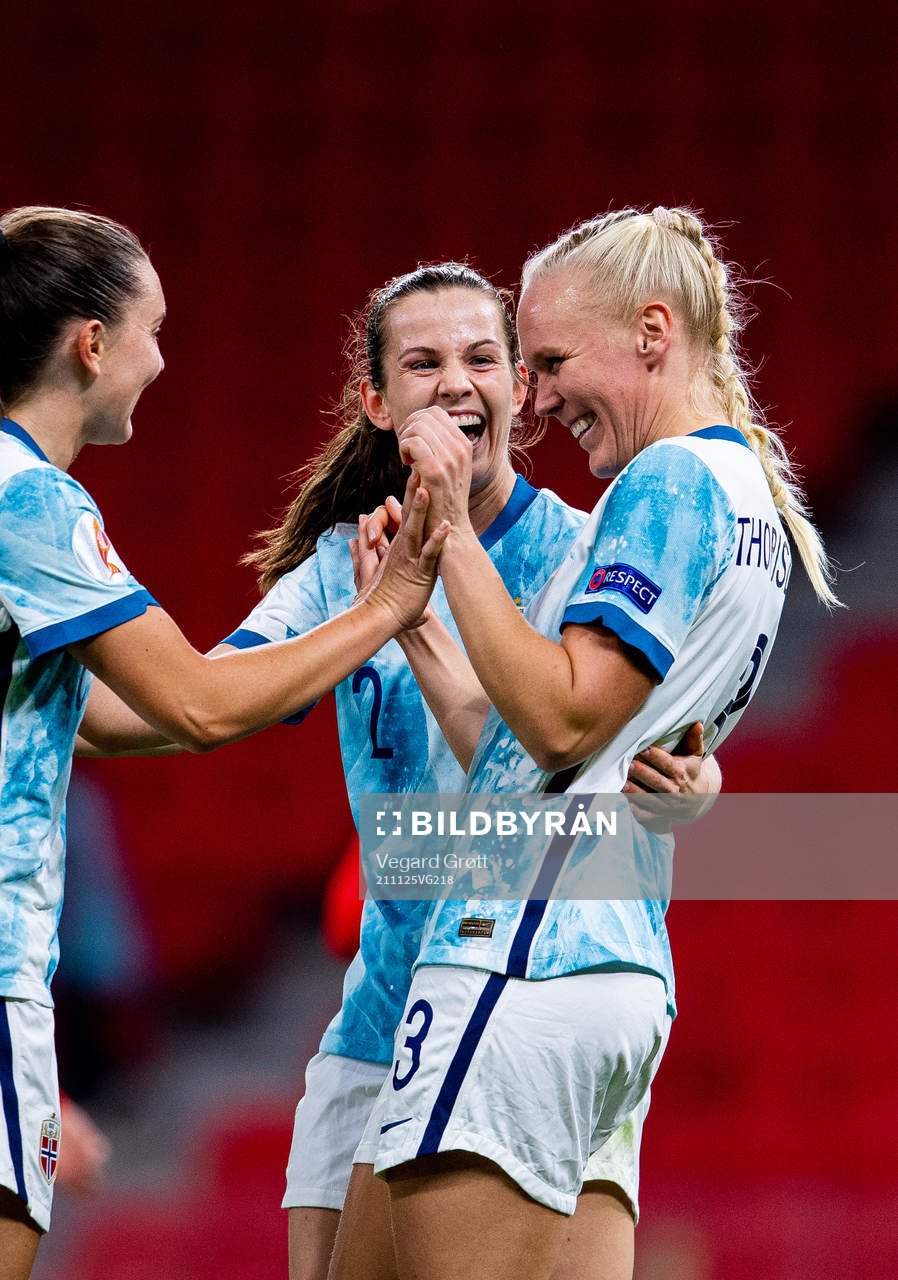 Maria Thorisdottir of Norway celebrates with teammate Tuva